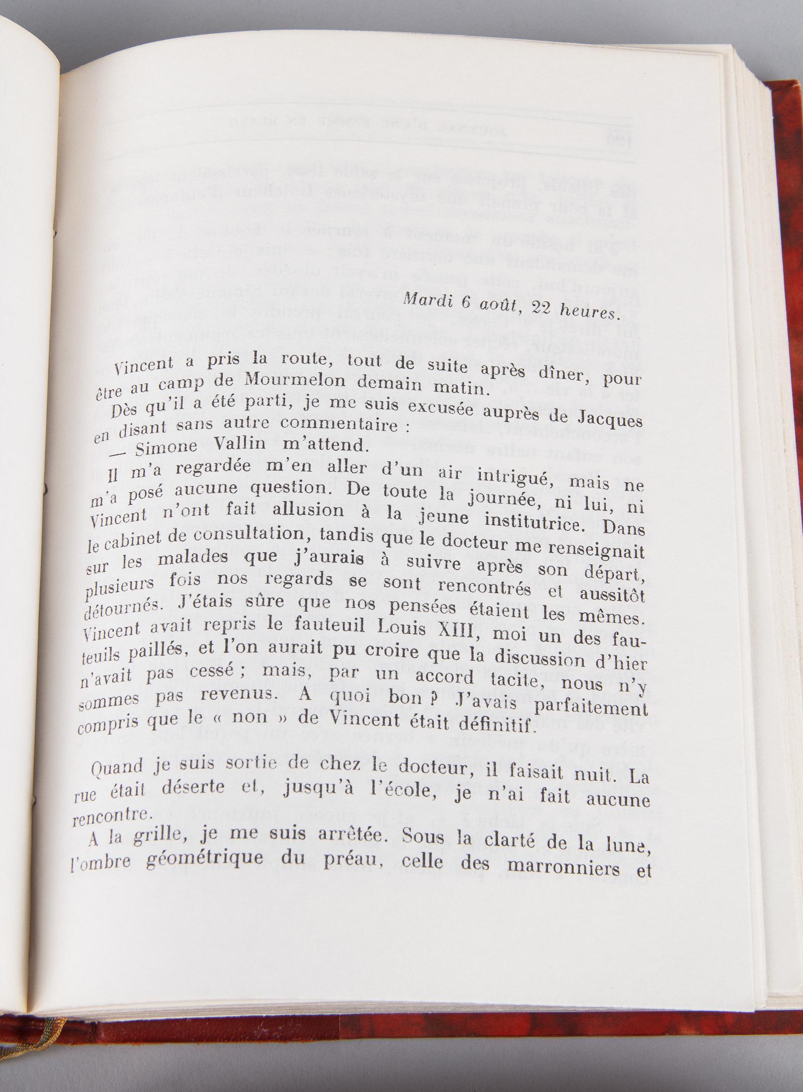 French Books, Journal d'Une Femme en Blanc by Andre Soubiran, 1964 4