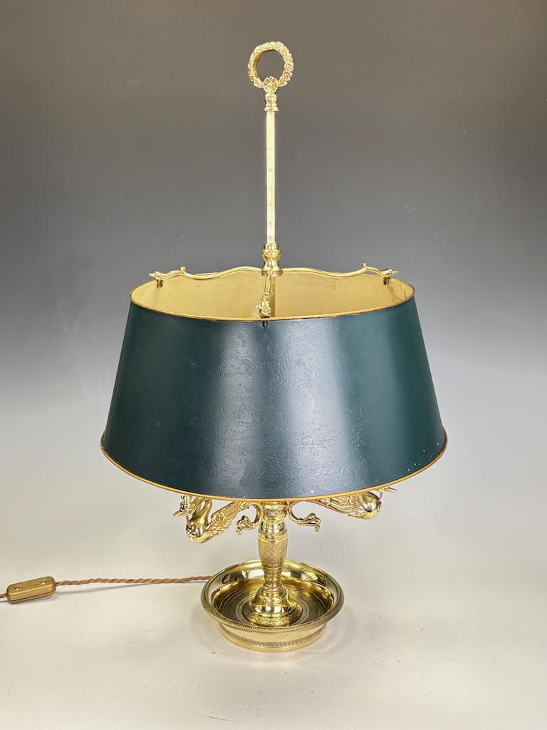 Lampe de table Bouillotte en laiton avec bras en forme de cygne et abat-jour en tôle verte d'origine en vente 11