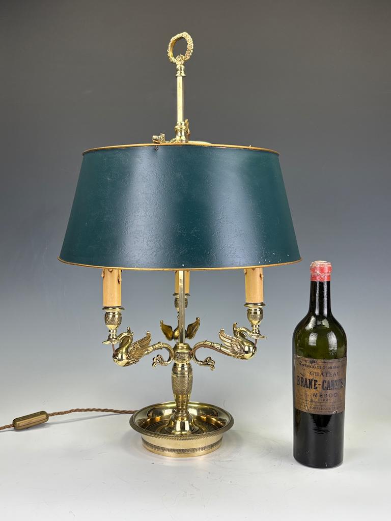 Lampe de table Bouillotte en laiton avec bras en forme de cygne et abat-jour en tôle verte d'origine Bon état - En vente à Lincoln, GB