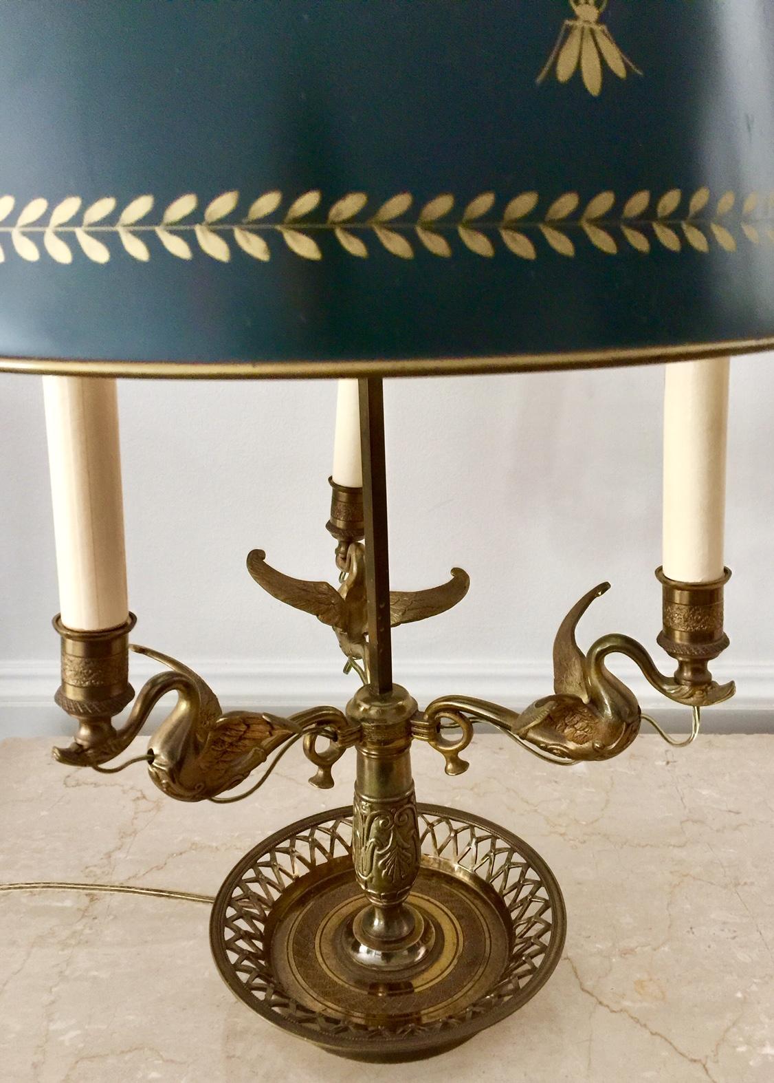 French Bouillotte Lamp, Bee and Laurel Leaf Decoration, Painted Green Tôle Shade For Sale 11