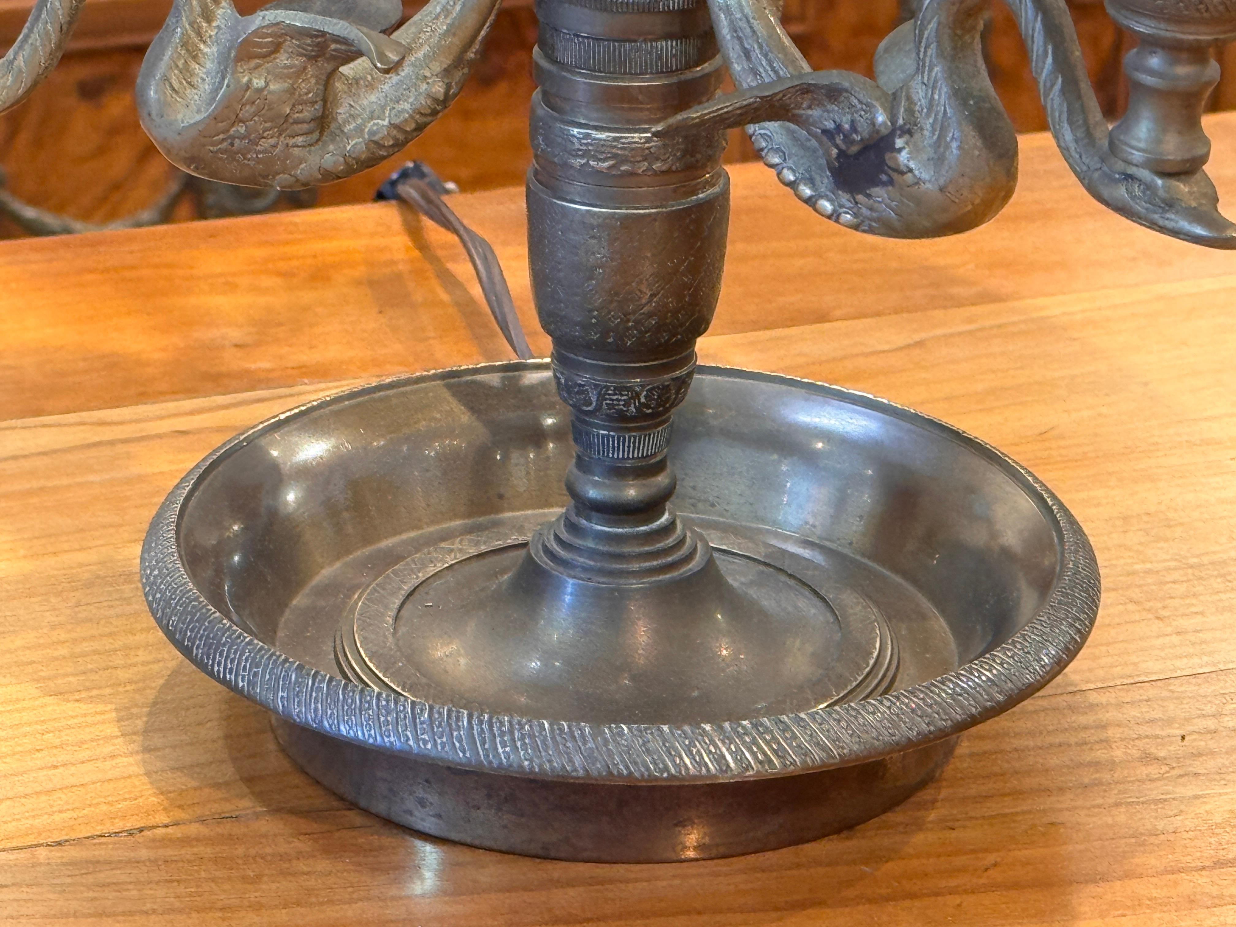 Französische Bouillotte-Lampe mit Tole-Schirm (Metall) im Angebot