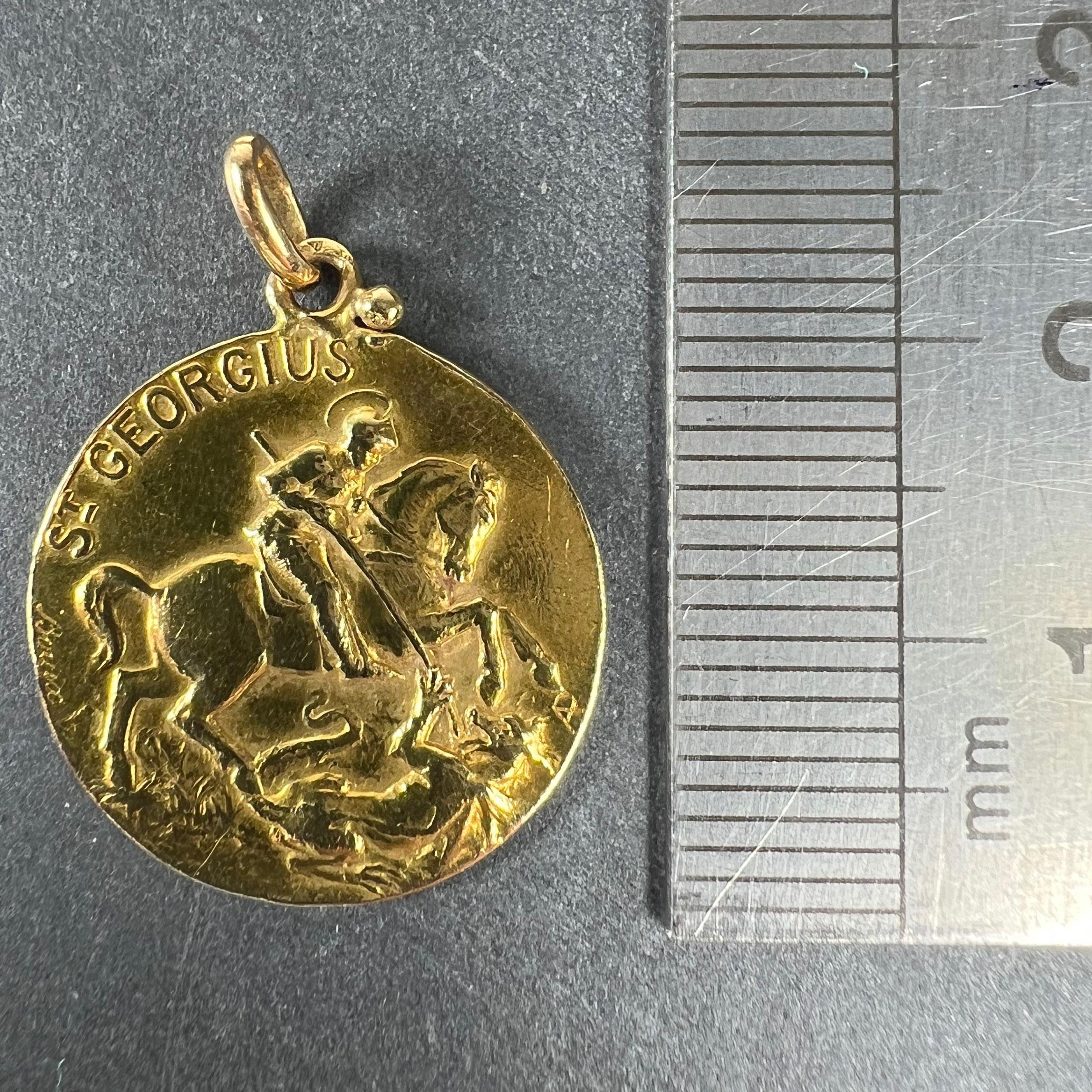 Bouix français St George Dragon Tempestate Securitas Pendentif Médaille en or jaune 18K en vente 6