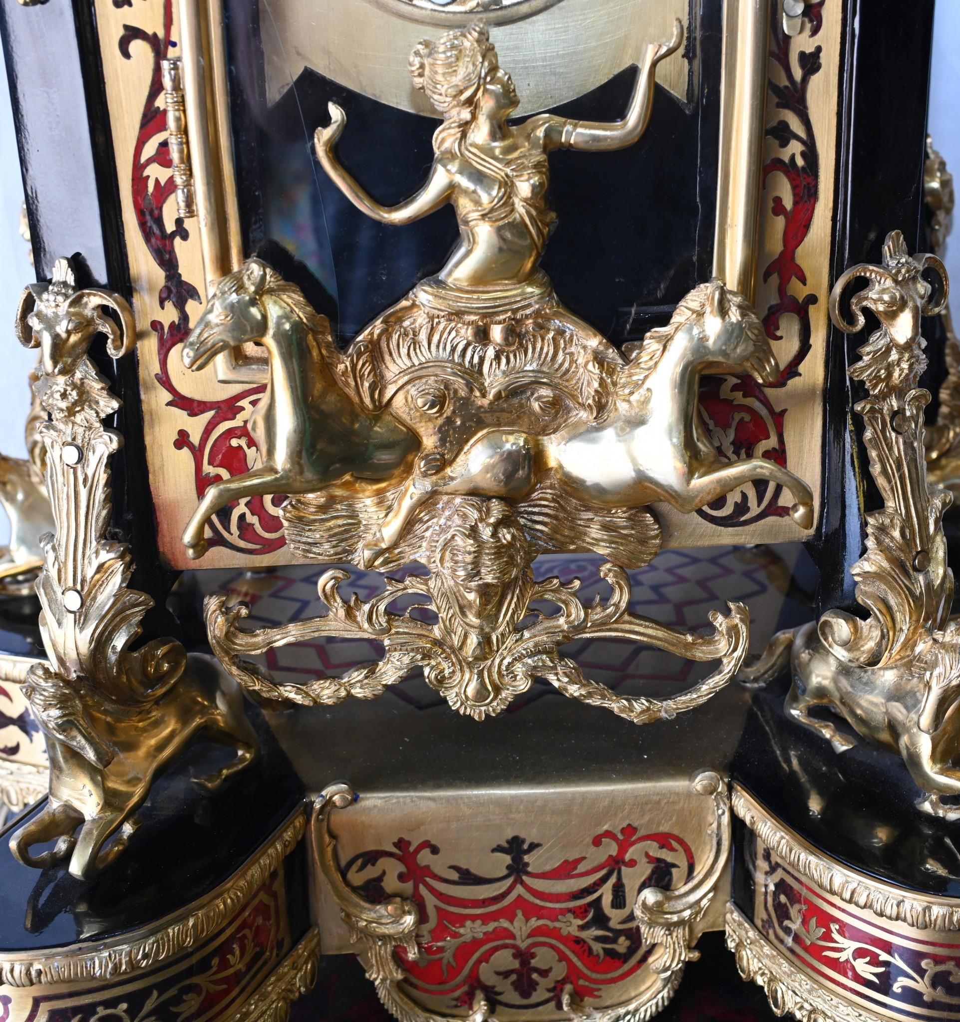 Französisch Boulle Uhr auf Stand Louis XVI vergoldet Intarsie im Angebot 6