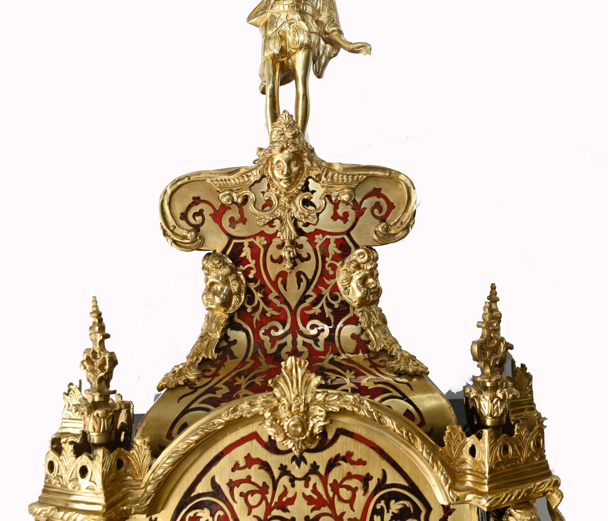Französisch Boulle Uhr auf Stand Louis XVI vergoldet Intarsie (Louis XVI.) im Angebot