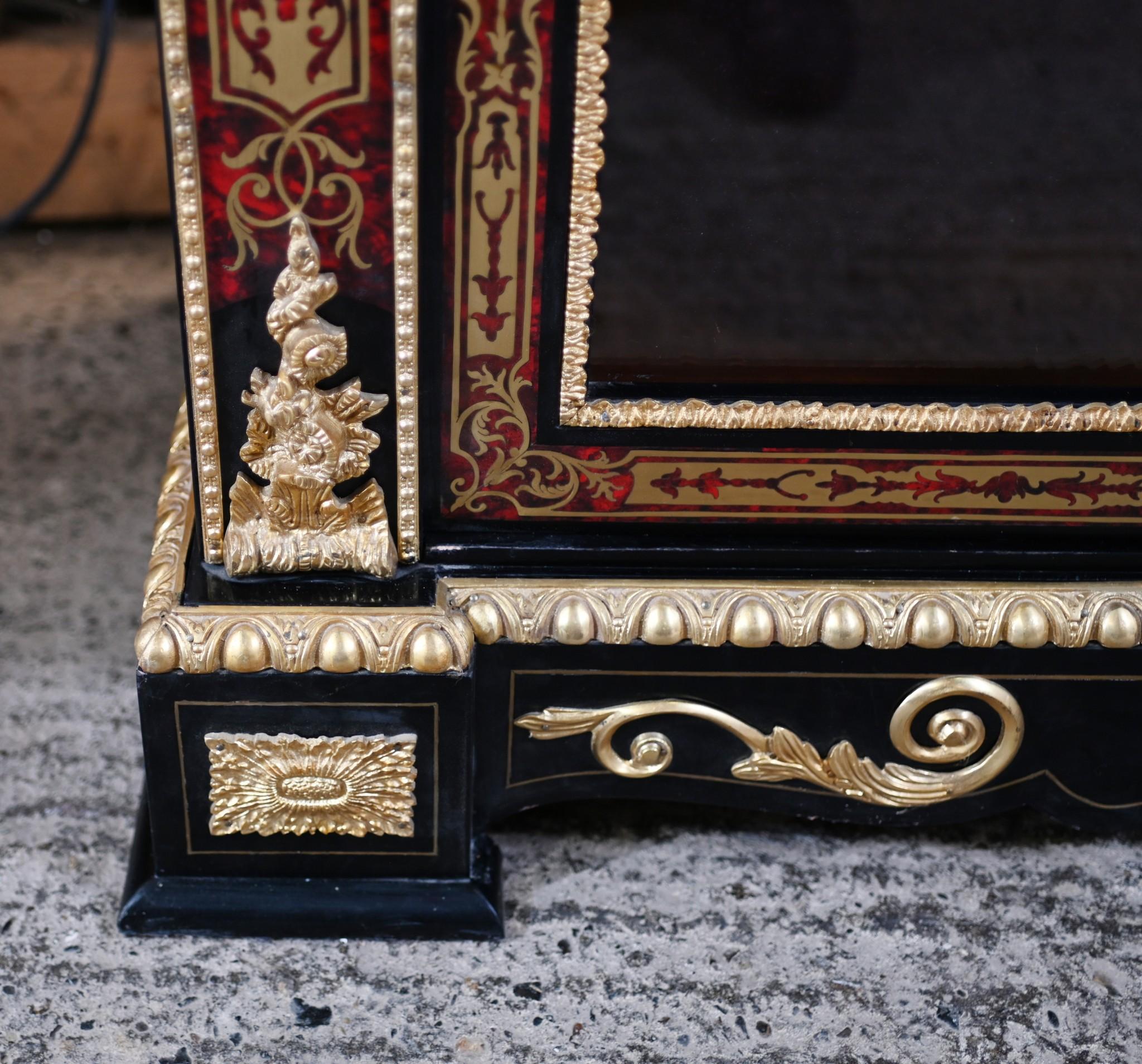 Vetrinetta francese Boulle intarsiata Bibliotheque in vendita 2