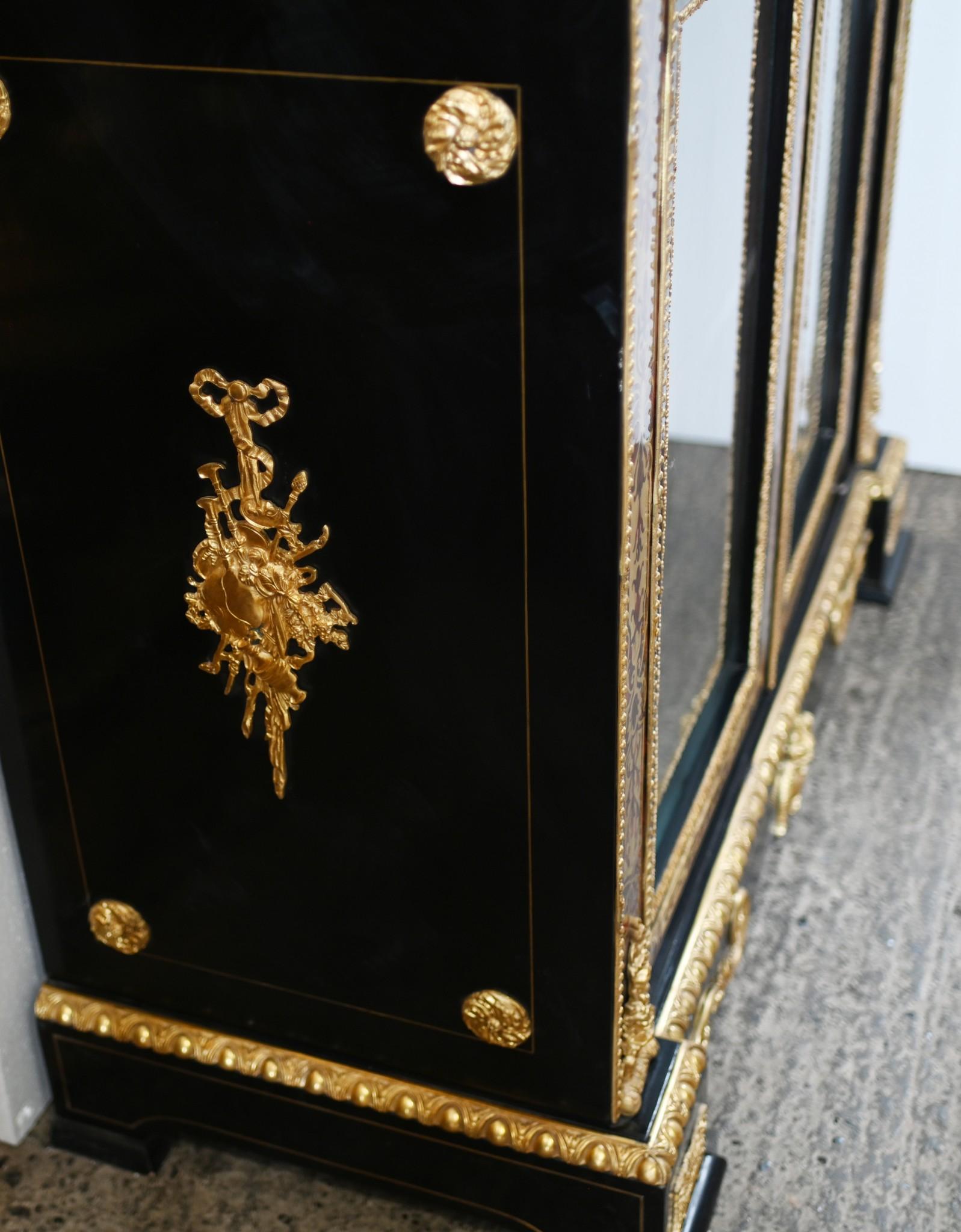 Vetrinetta francese Boulle intarsiata Bibliotheque in vendita 3