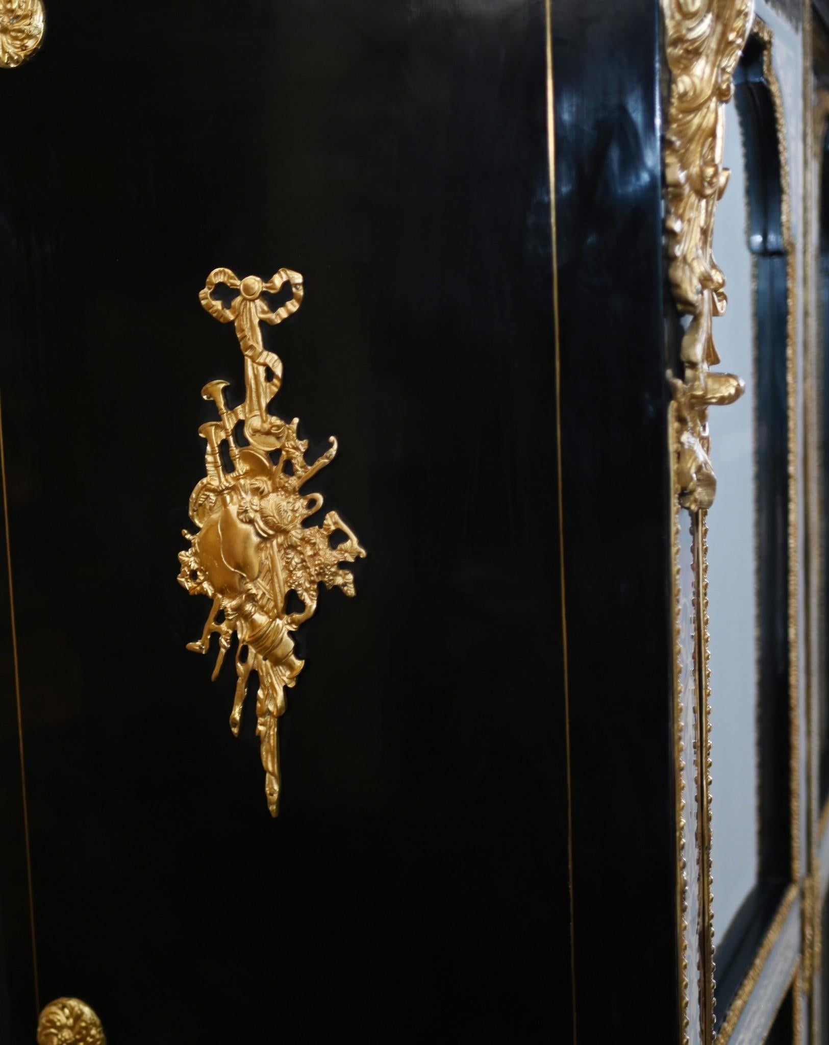 Vetrinetta francese Boulle intarsiata Bibliotheque in vendita 4