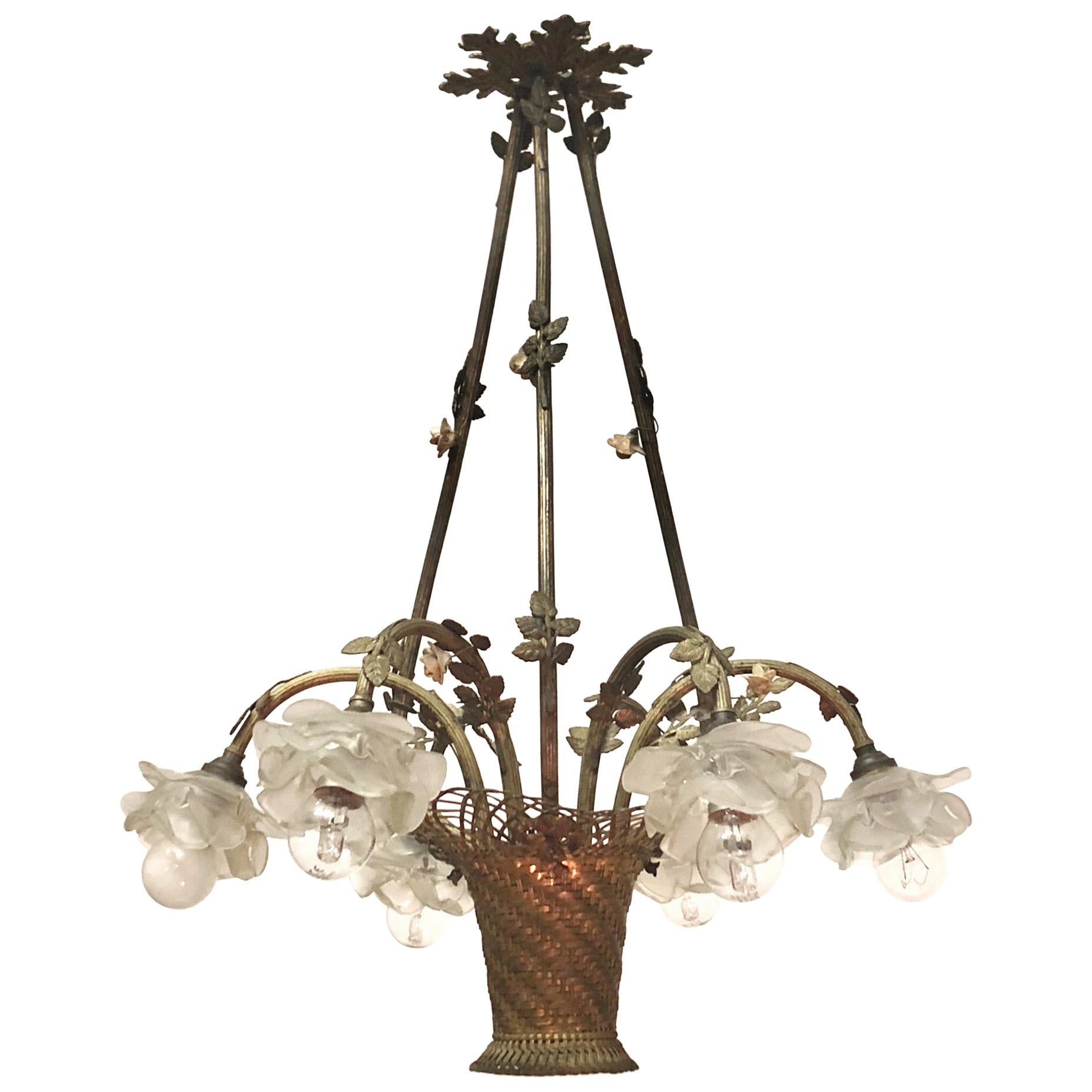 Französischer Blumenstrauß-Kronleuchter aus Bronze und Glas mit Rosen, um 1900 im Angebot