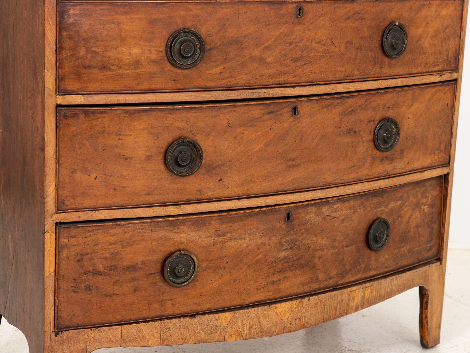 French Bowfront Chest of Drawers, Late 19th Century For Sale 4