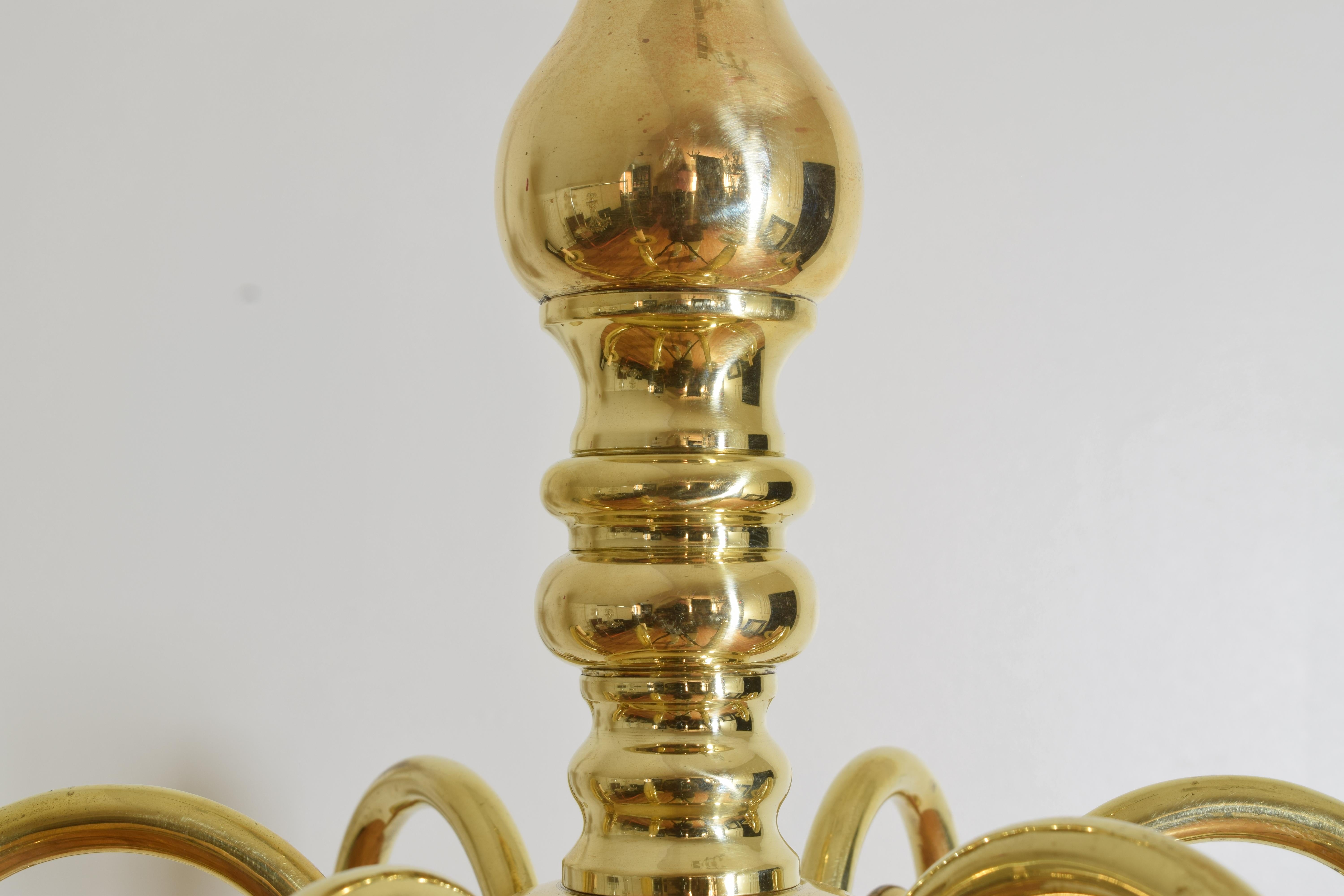 Mid-20th Century French Brass 6-Arm Chandelier in the Dutch Style, 1st Half 20th Century For Sale