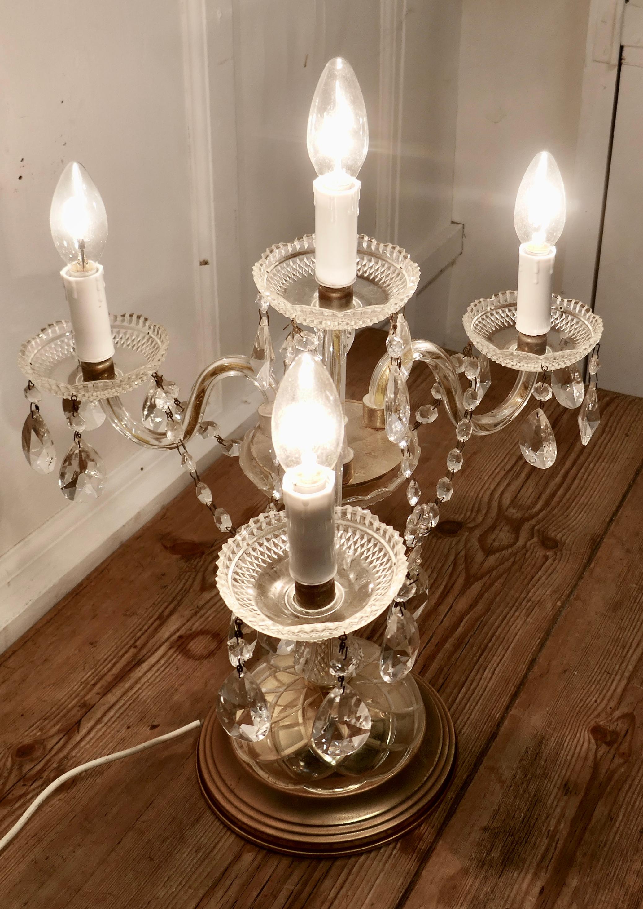 Lampe de bureau Girandole en laiton et cristal, France Bon état - En vente à Chillerton, Isle of Wight