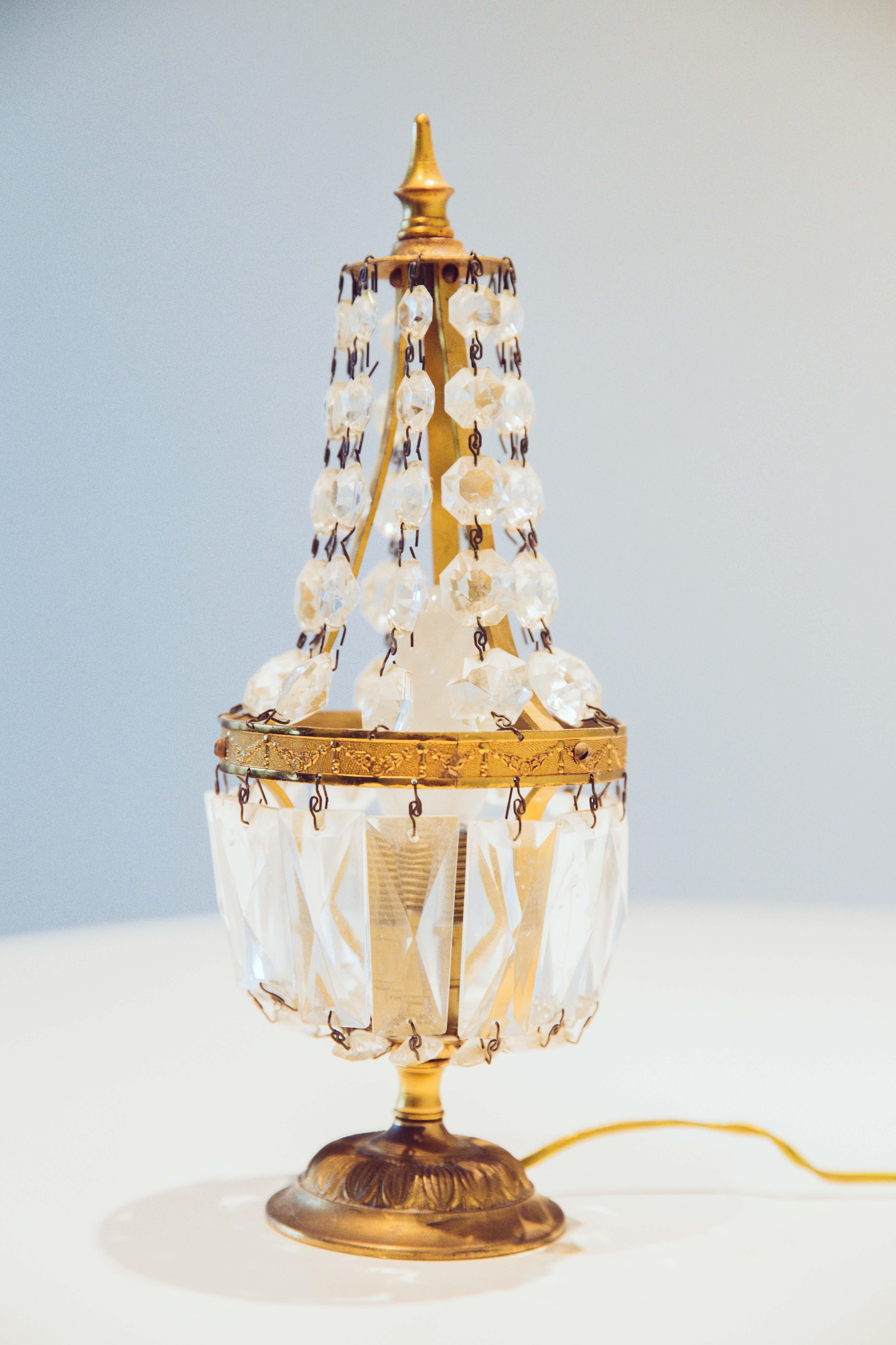 French Brass and Crystal Chandelier Table Lamps, Tent Girándole In Good Condition For Sale In Amsterdam, NL