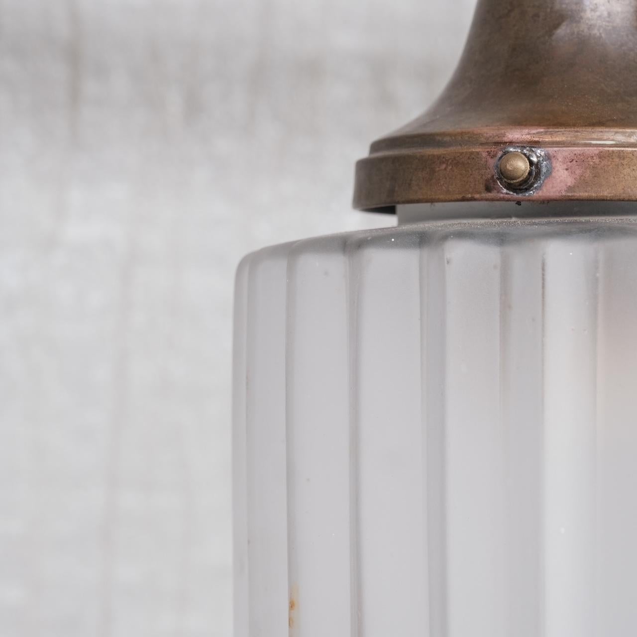 XX secolo Lampada a sospensione antica in vetro e ottone francese in vendita