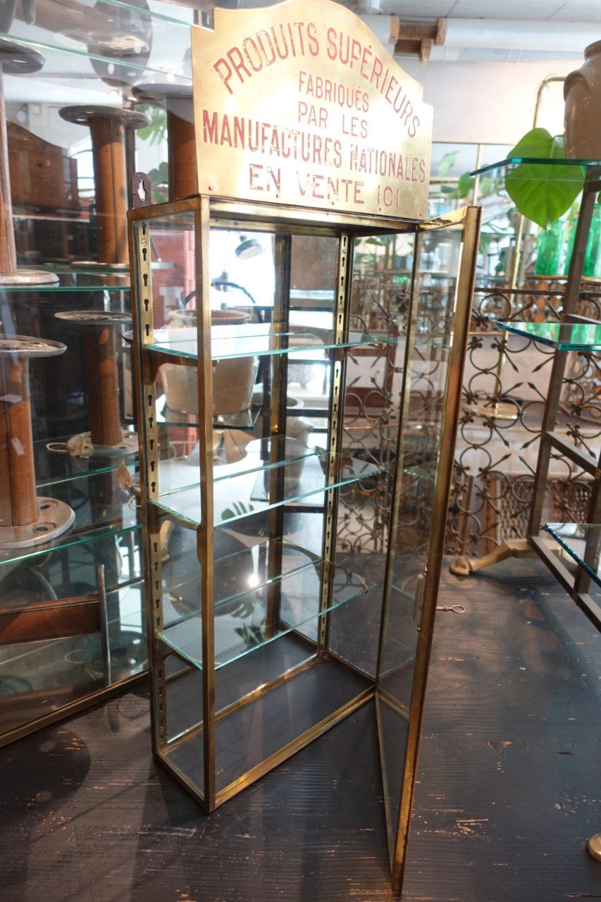 French Brass and Glass Boutique Display Vitrine In Good Condition In Copenhagen K, DK