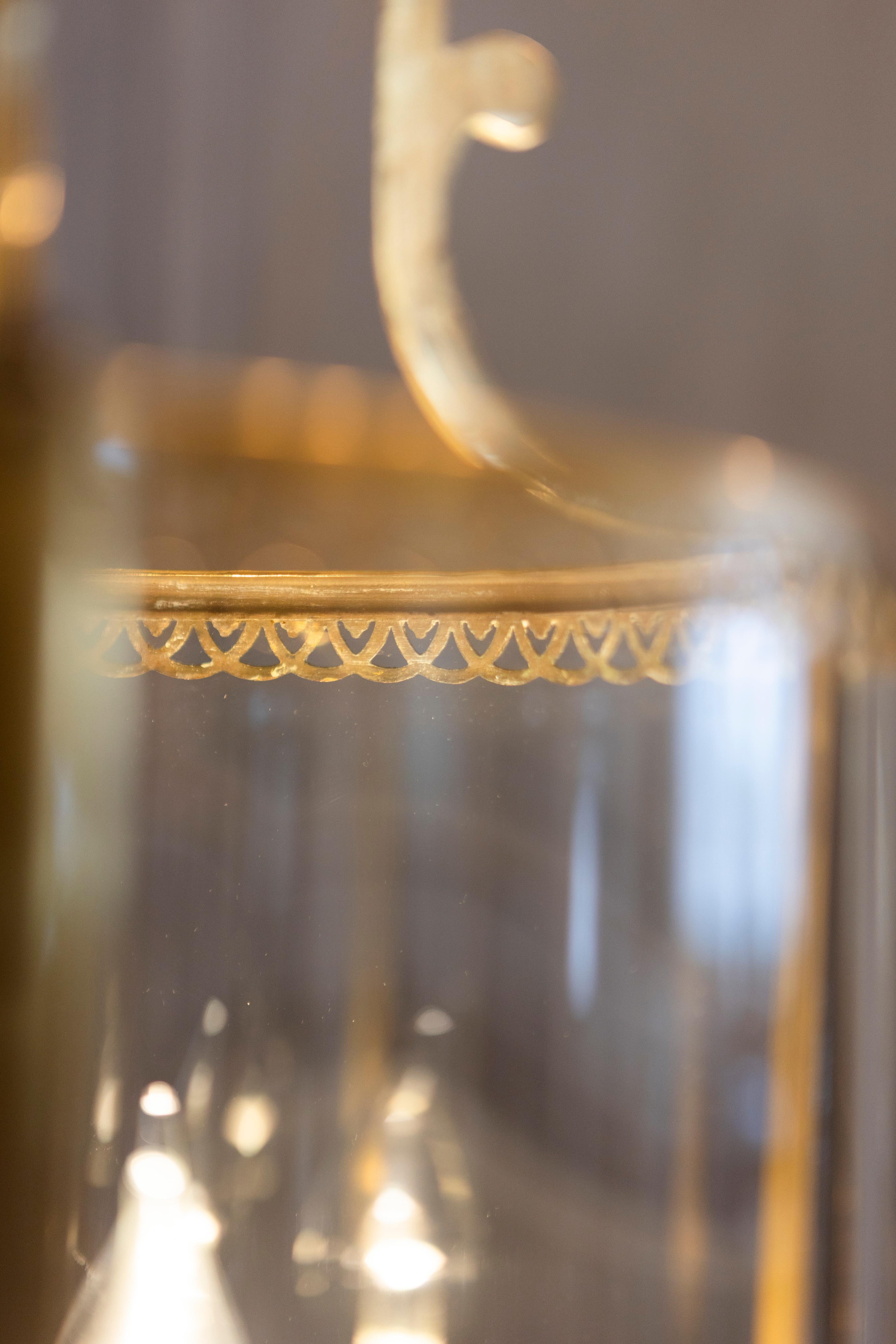 Lanterne française en laiton et verre avec filigrane décoratif, vers 1940 en vente 6