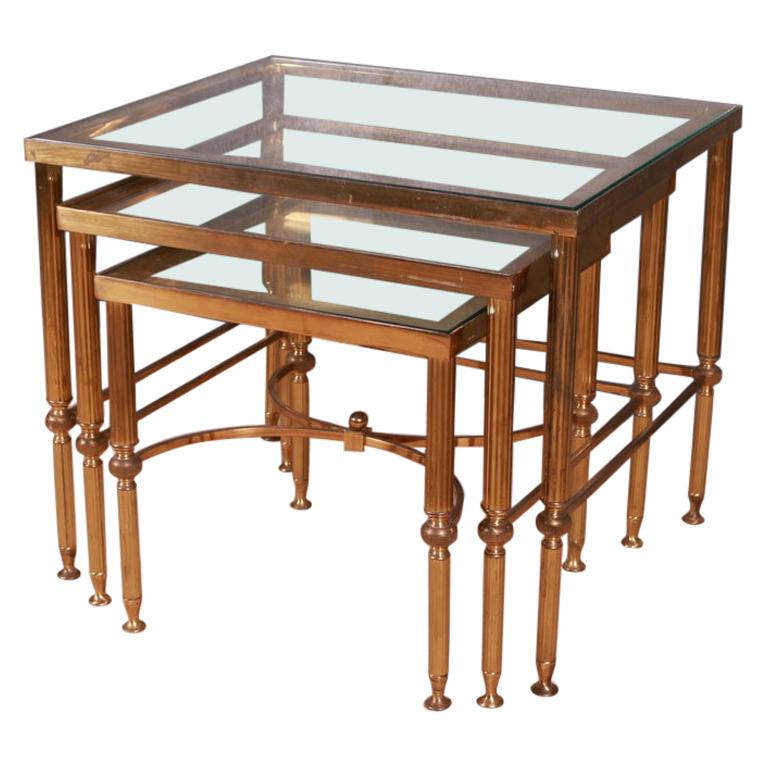 Tables en laiton et en verre français