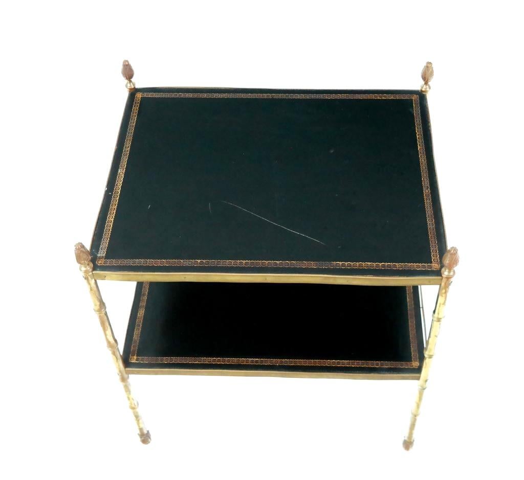 Empire Table d'appoint française en laiton et cuir style Maison Jansen en vente