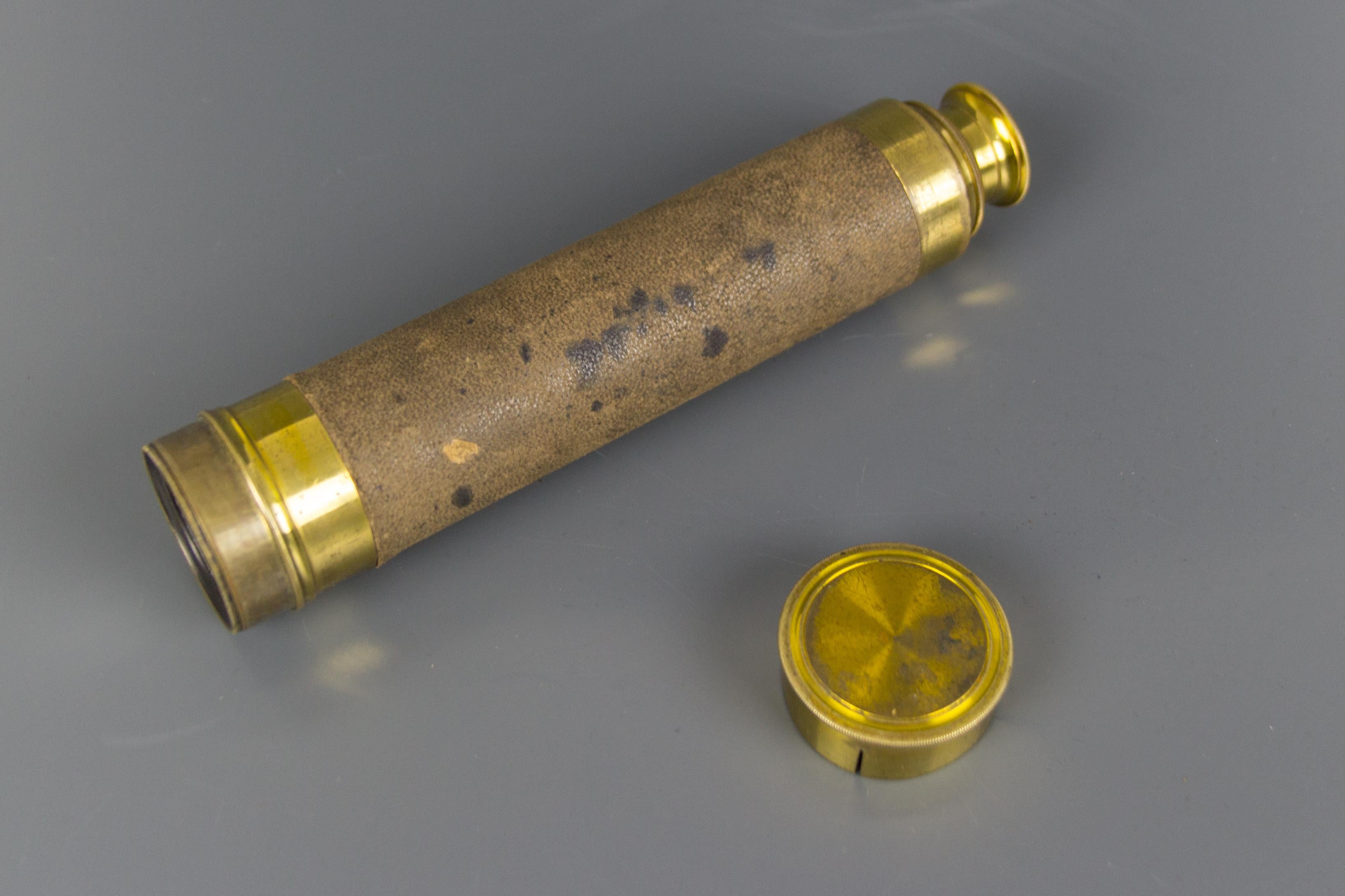 French Brass and Leather Three Draw Telescope, Late 19th Century For Sale 3