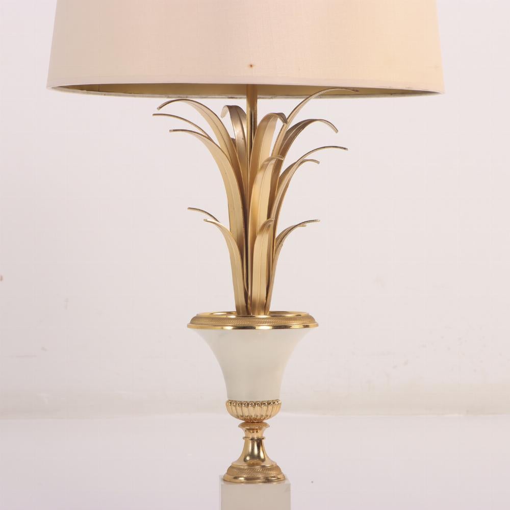 Lampe de table française en laiton et acier poli attribuée à la Maison Charles C 1950. Bon état - En vente à Philadelphia, PA