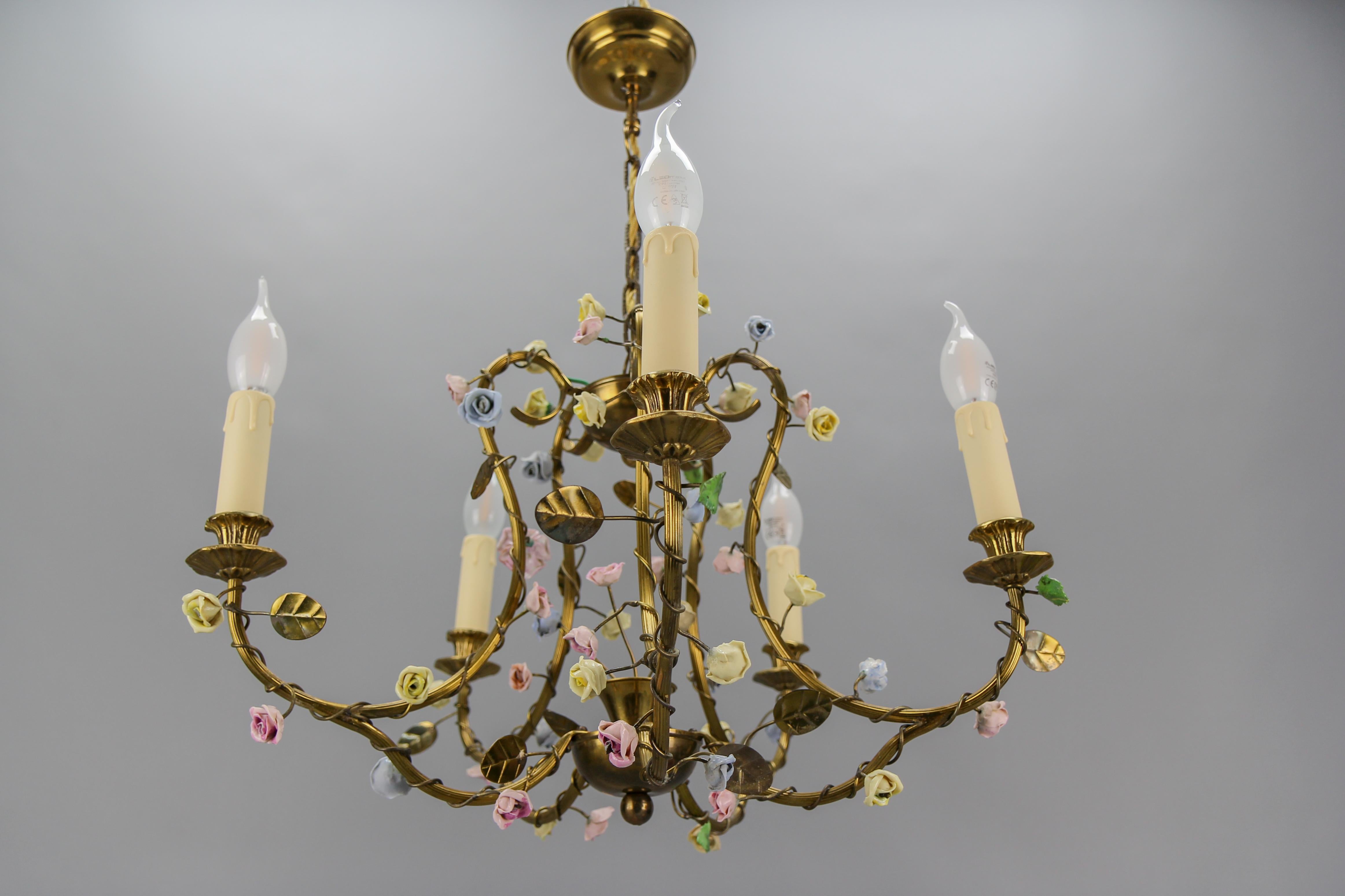 French Brass and Porcelain Flower Five-Light Chandelier, 1920s For Sale 10