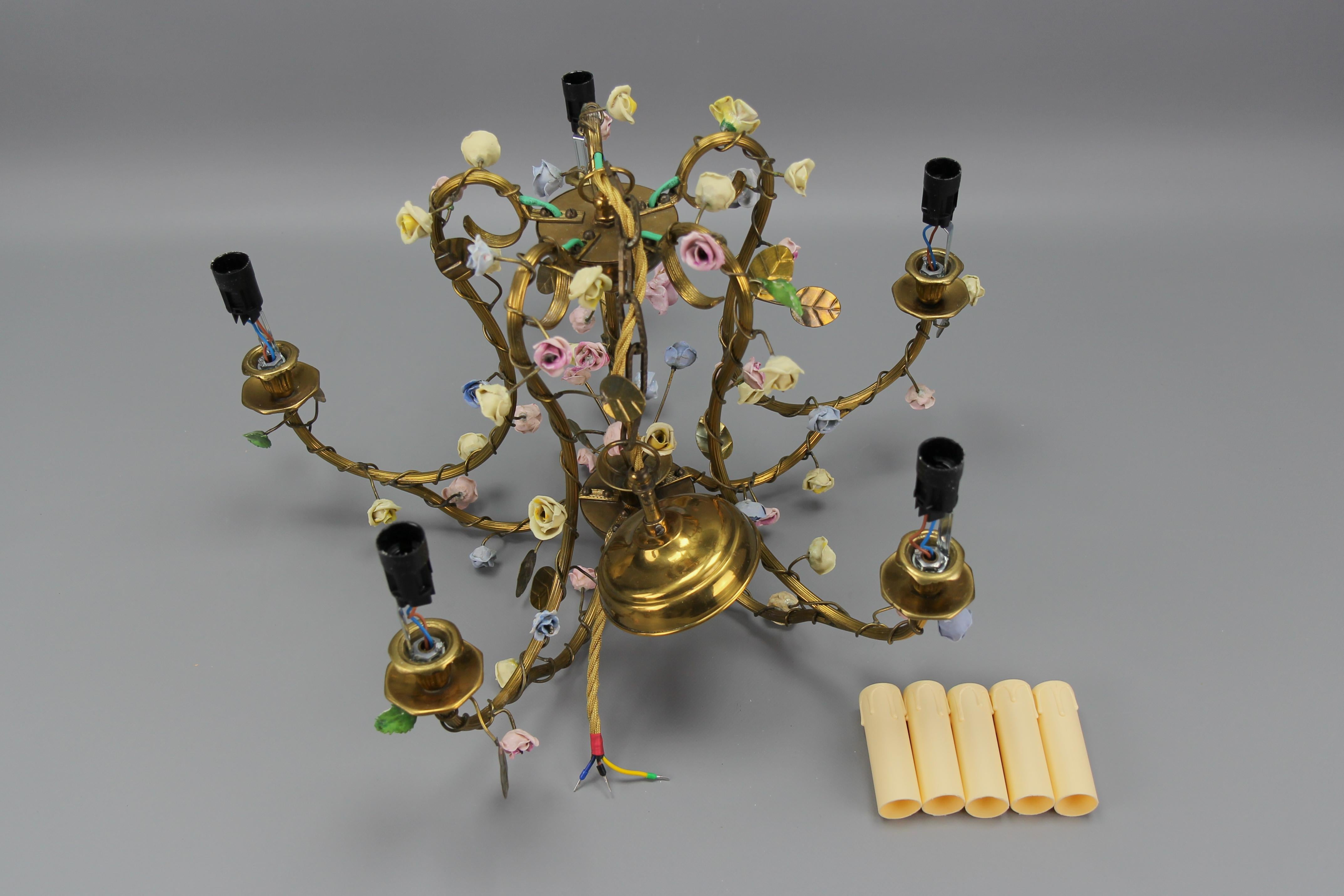 French Brass and Porcelain Flower Five-Light Chandelier, 1920s For Sale 11