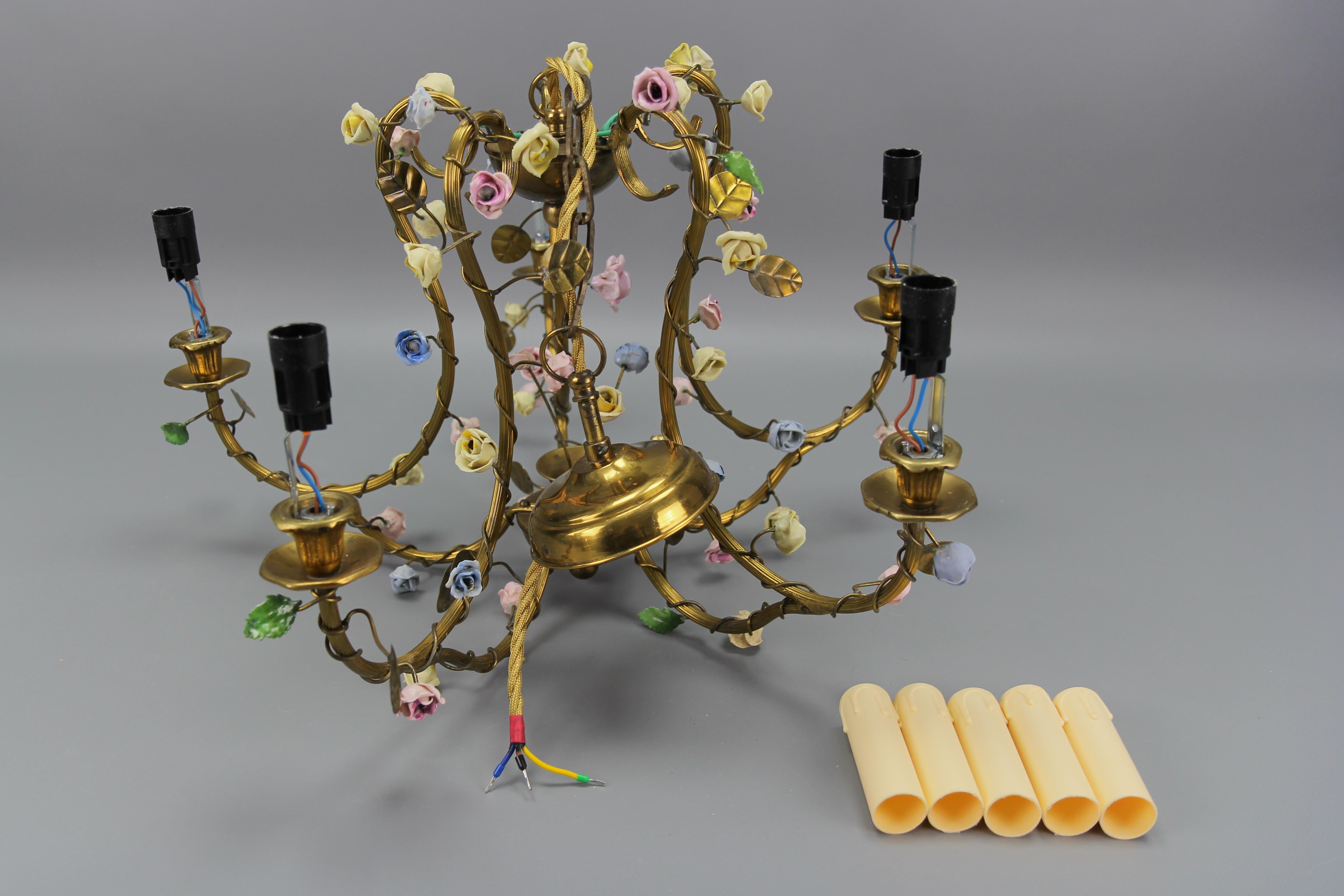 French Brass and Porcelain Flower Five-Light Chandelier, 1920s For Sale 12