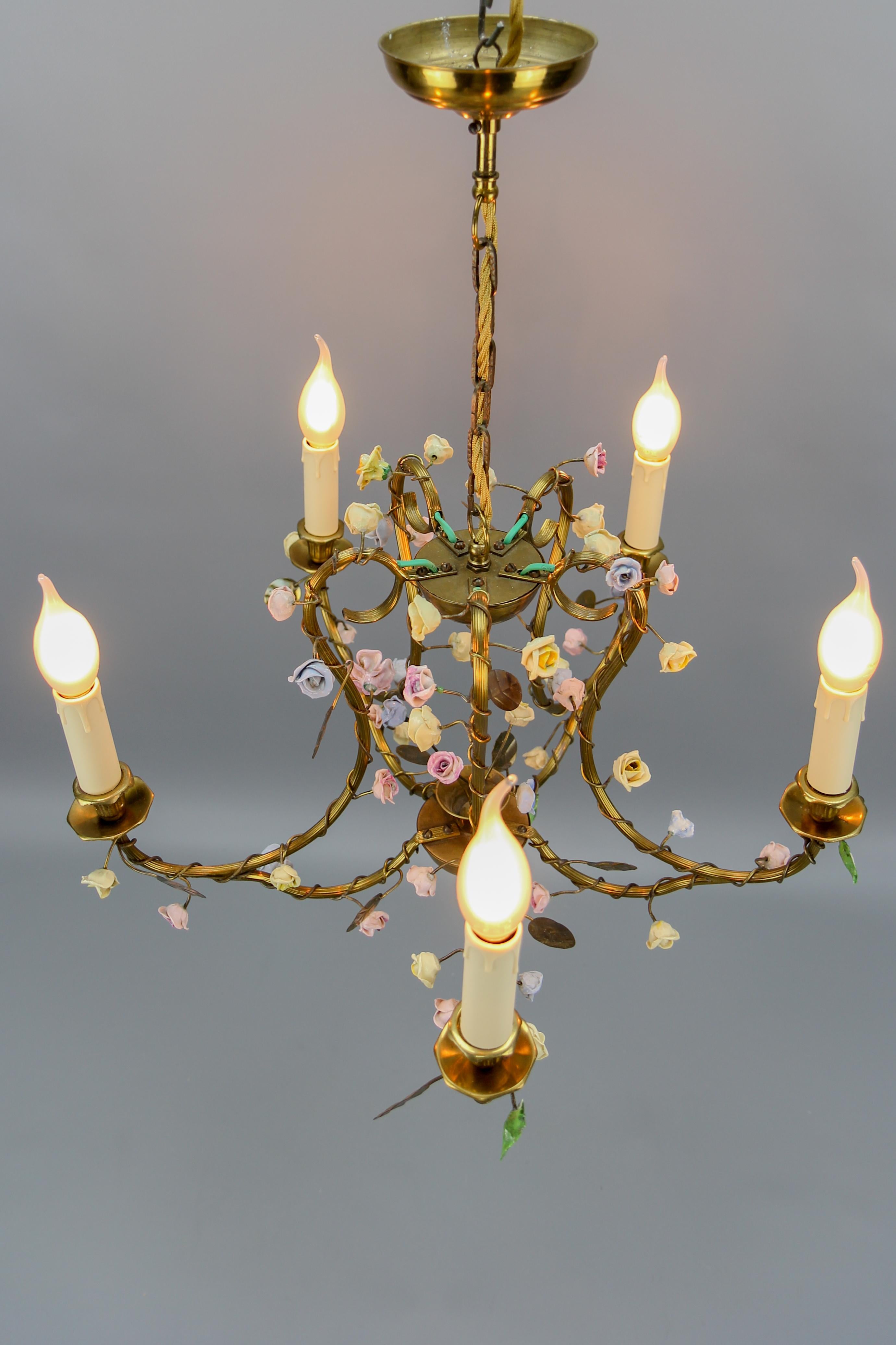 Early 20th Century French Brass and Porcelain Flower Five-Light Chandelier, 1920s For Sale