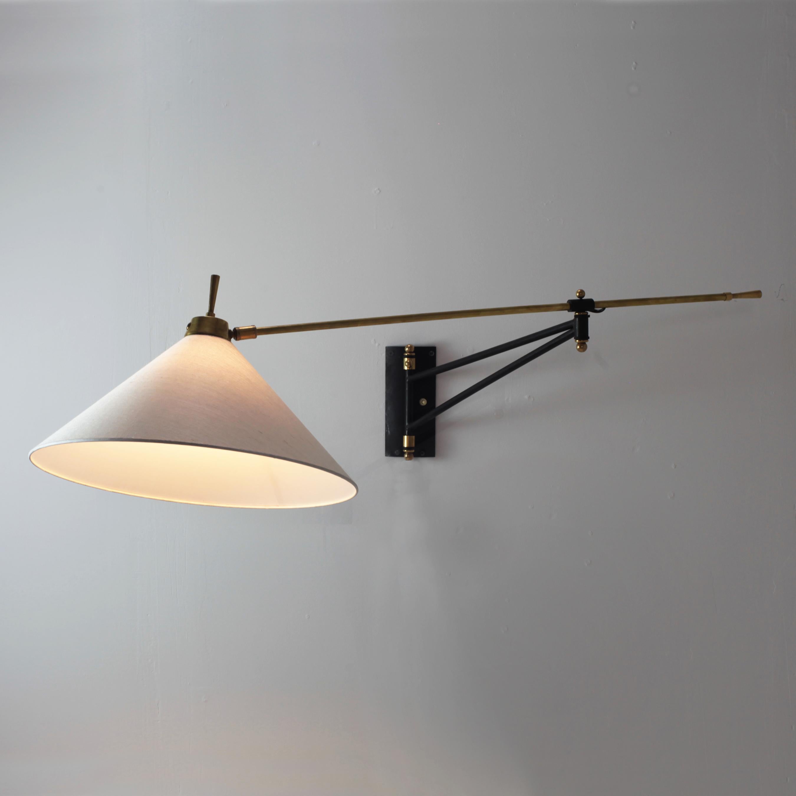 French Brass and Steel Swing Arm Wall Lamp, 1950 In Good Condition In Saint  Ouen, FR