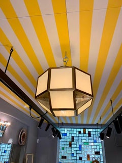 Französischer Art-déco-Anhänger aus Messing