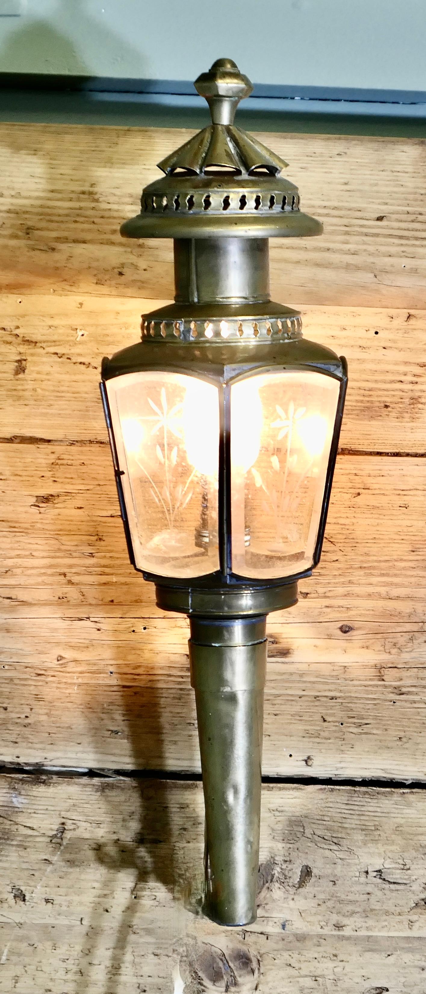 Französische Messing-Kutschenleuchte, Wandlaterne  Ein seltenes Stück (Belle Époque) im Angebot