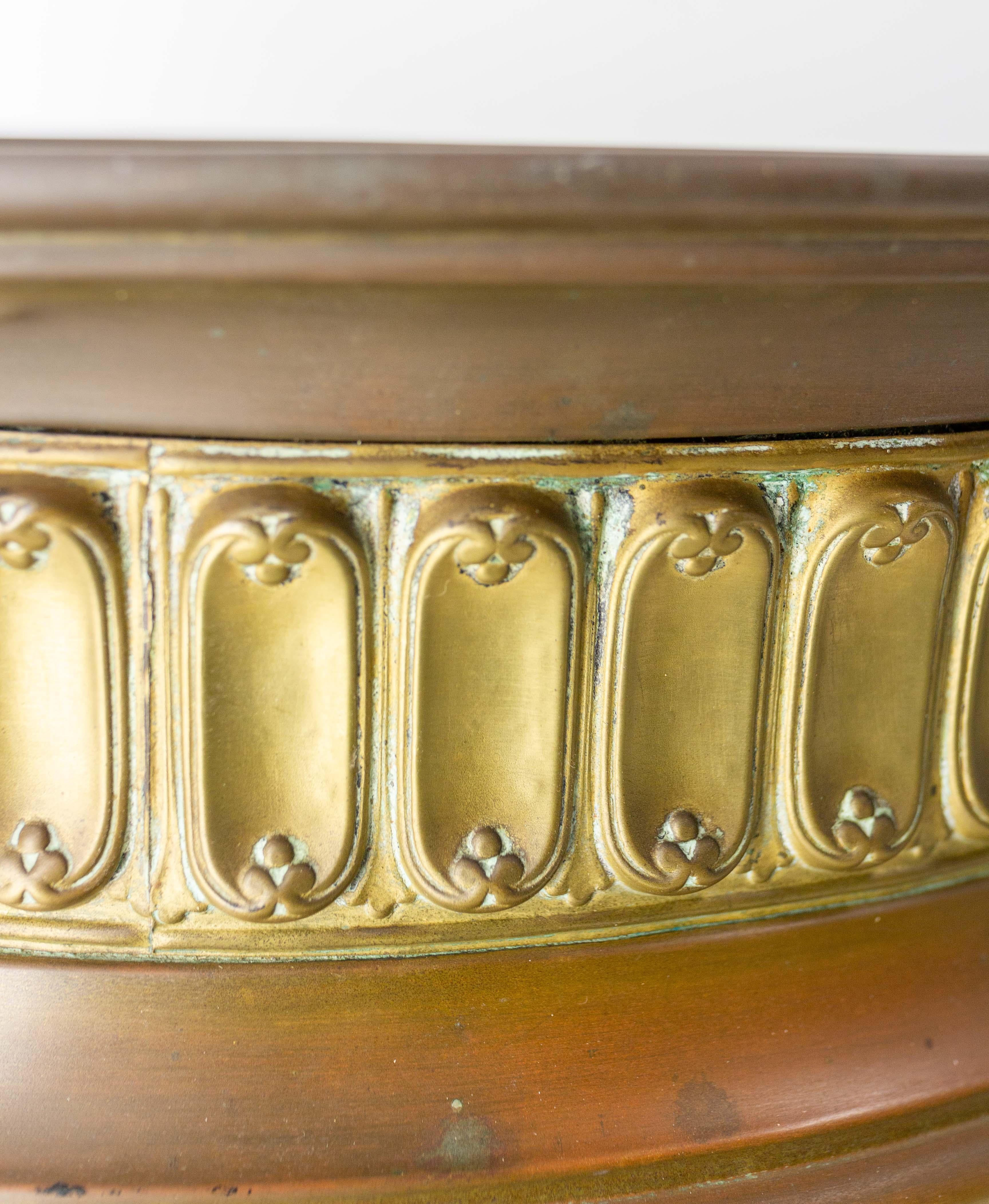 French Brass Centerpiece Jardiniere, Roses & Lion Paws, Art Nouveau Late 19th C For Sale 3