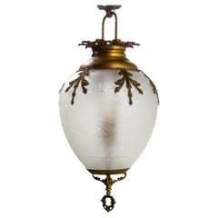 Lampadario francese in ottone Ciondolo da soffitto in ottone e vetro congelato del 1900 circa