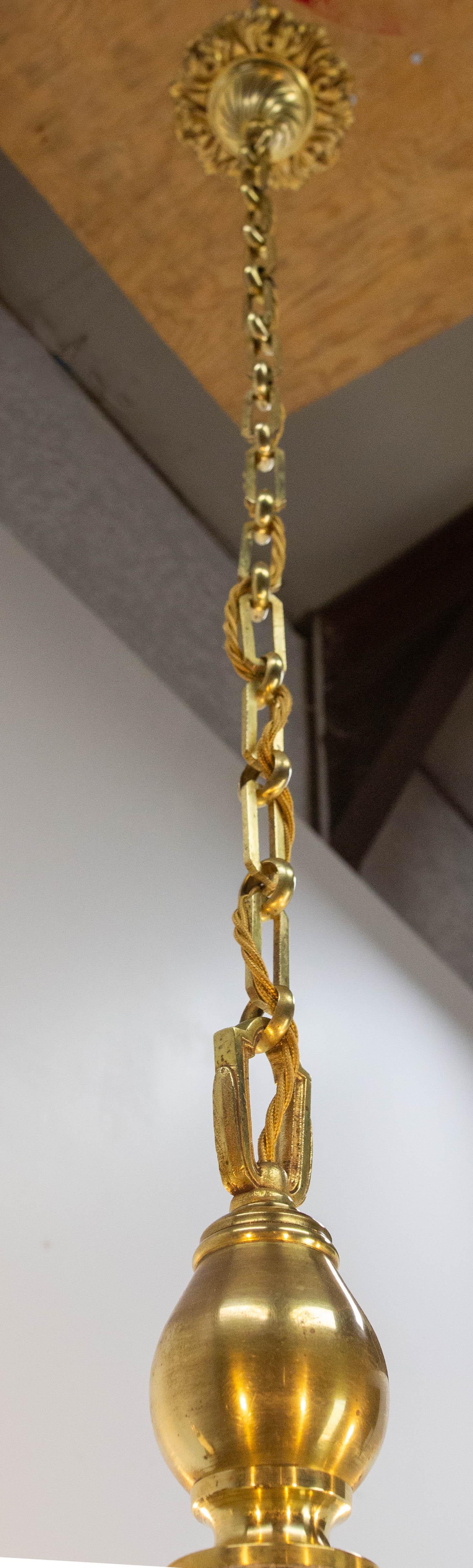 Lampadario a soffitto in ottone francese con 6 lampadine, circa 1940 in vendita 3