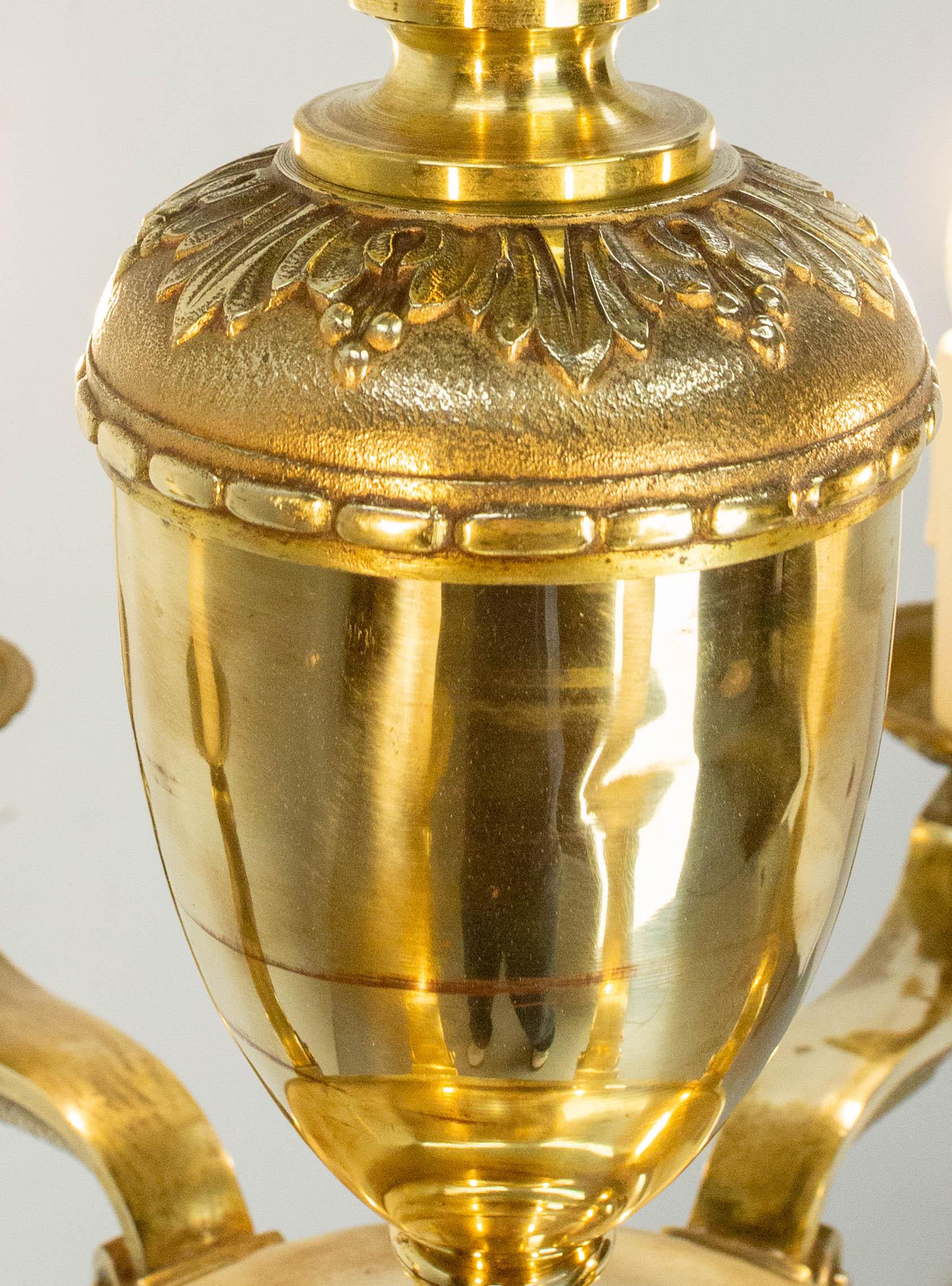 Lampadario a soffitto in ottone francese con 6 lampadine, circa 1940 in vendita 7