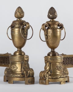 Chenets français en forme d'urne avec fleurons en forme de flamme et de pomme de pin en laiton vieilli, c. 1860s