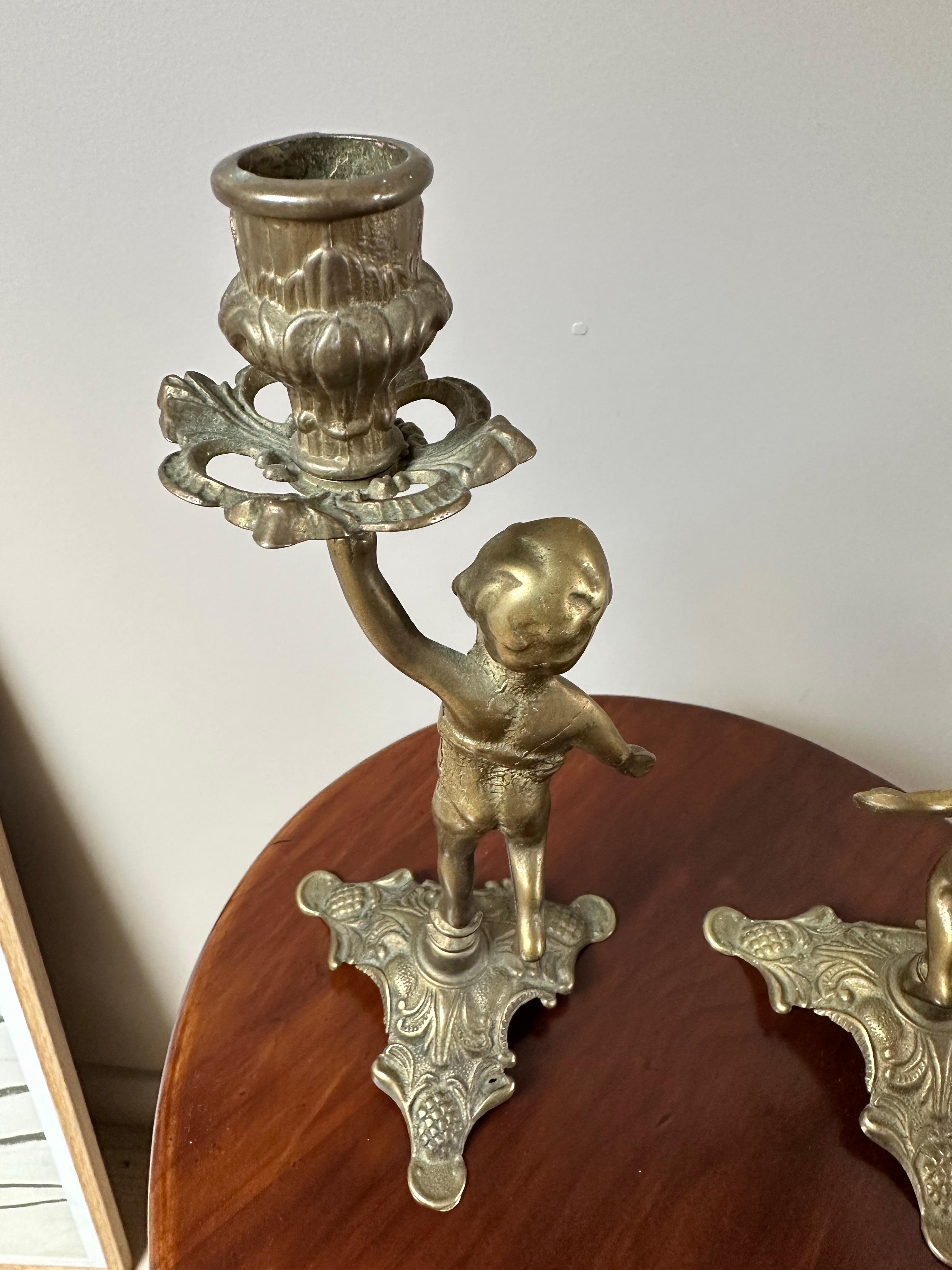 Portacandele Cherubini in ottone francese, set di 2 in vendita 3