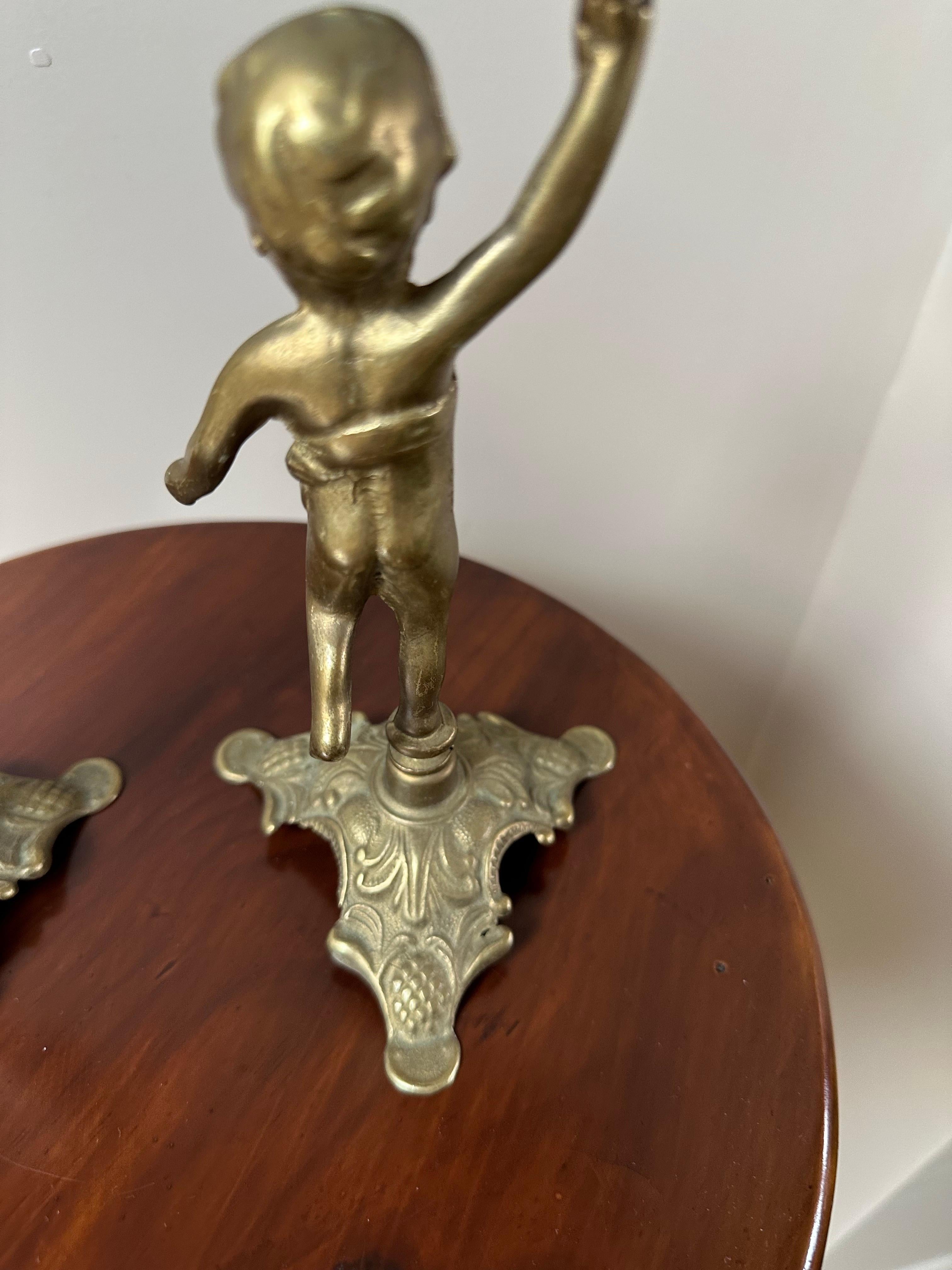 Portacandele Cherubini in ottone francese, set di 2 in vendita 4