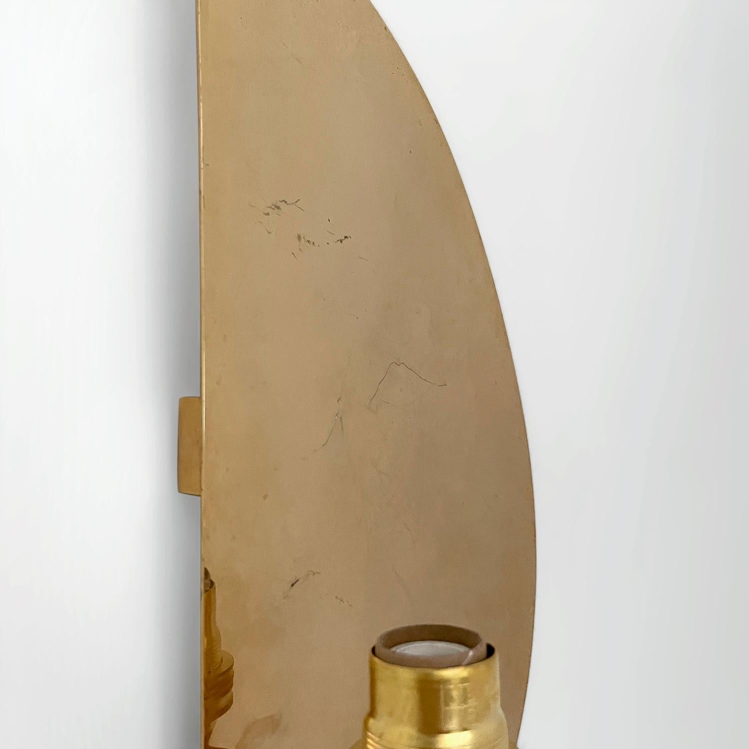 Applique murale simple French Brass Demi Lune avec abat-jour en lin  - Recâblés pour les États-Unis en vente 6