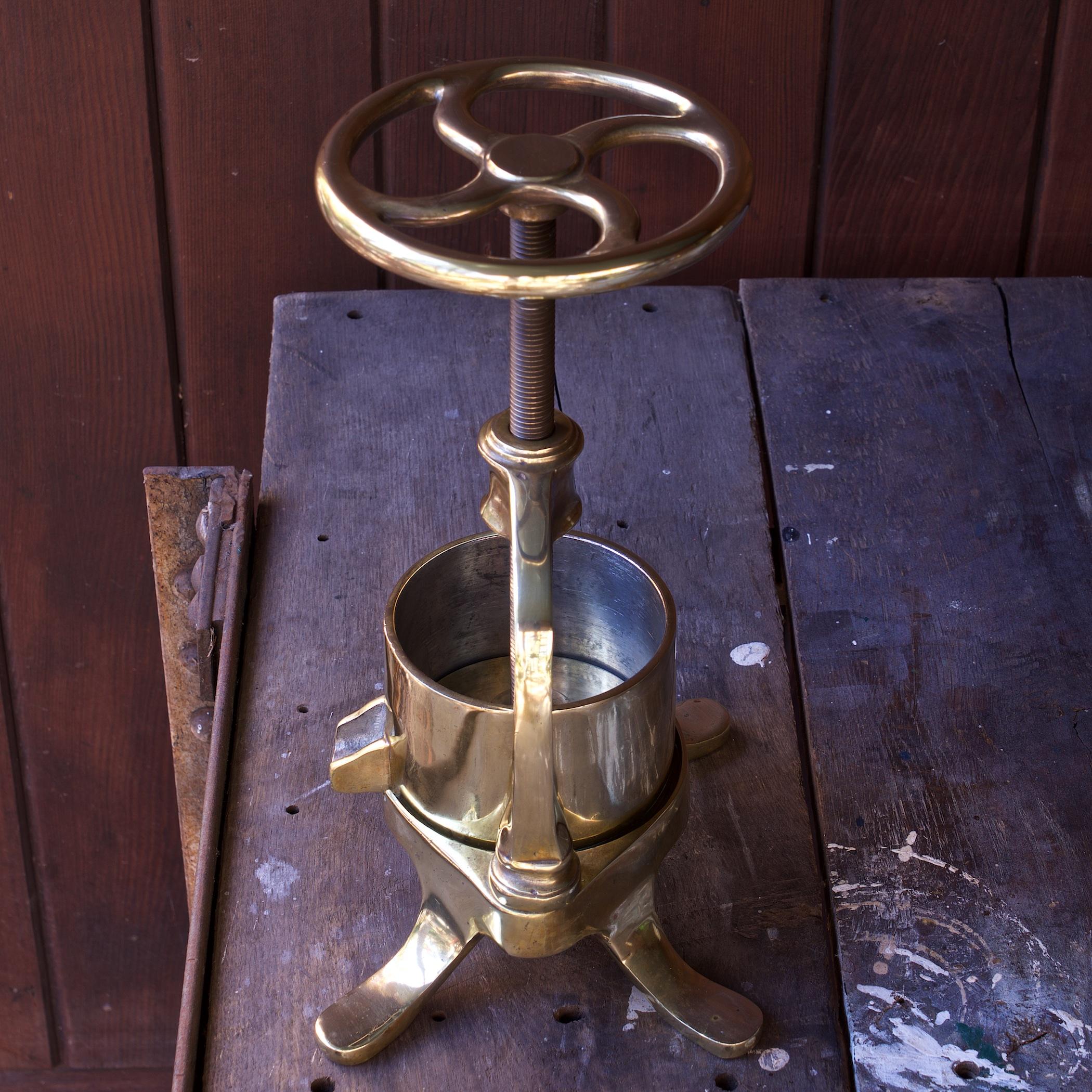 French Brass Duck Lobster Press Culinary Cooking Confit Matfer Bourgeat In Good Condition In Hyattsville, MD