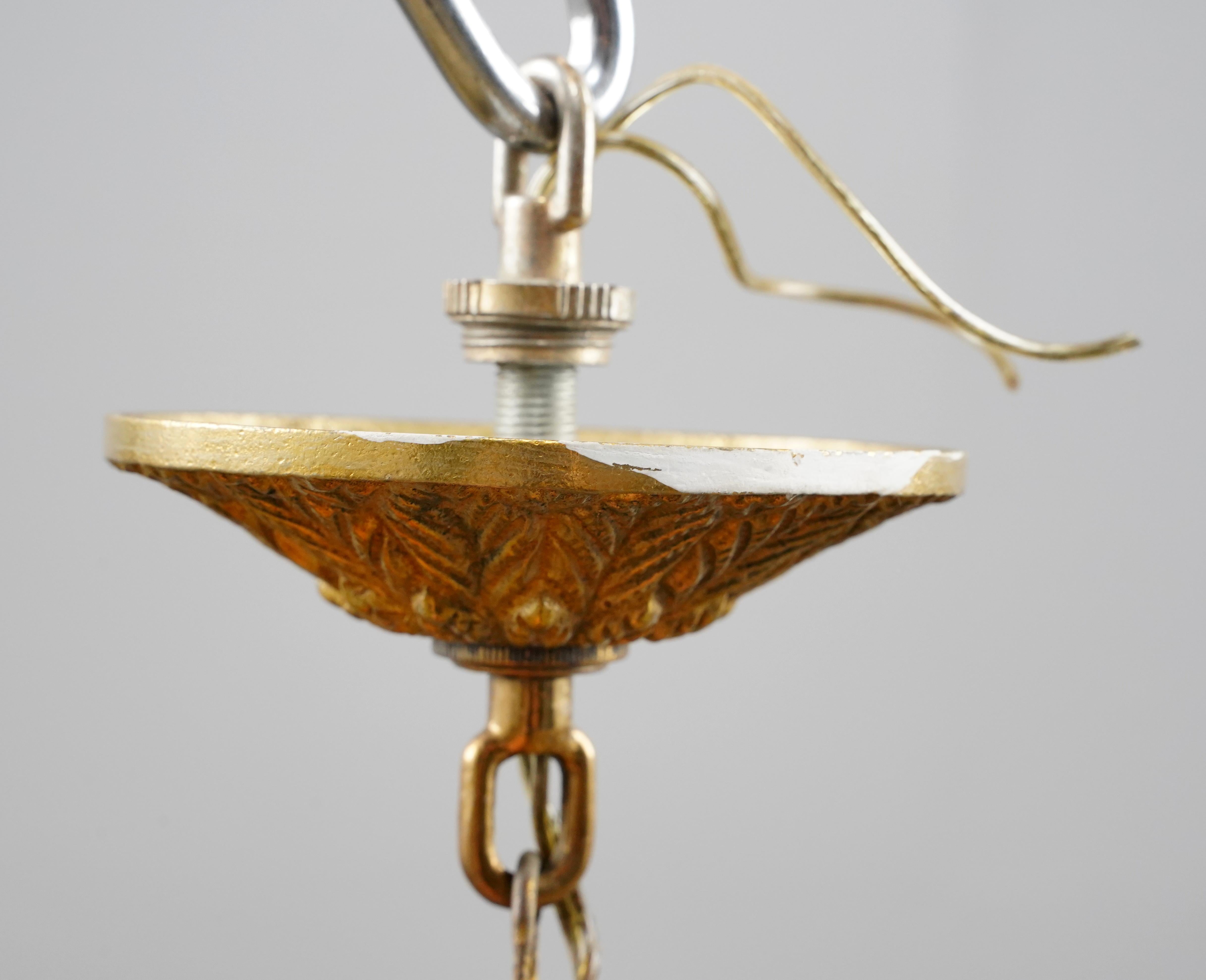 Lámpara Colgante Globe Lighting de Latón Francés y Vidrio Grabado en venta 7