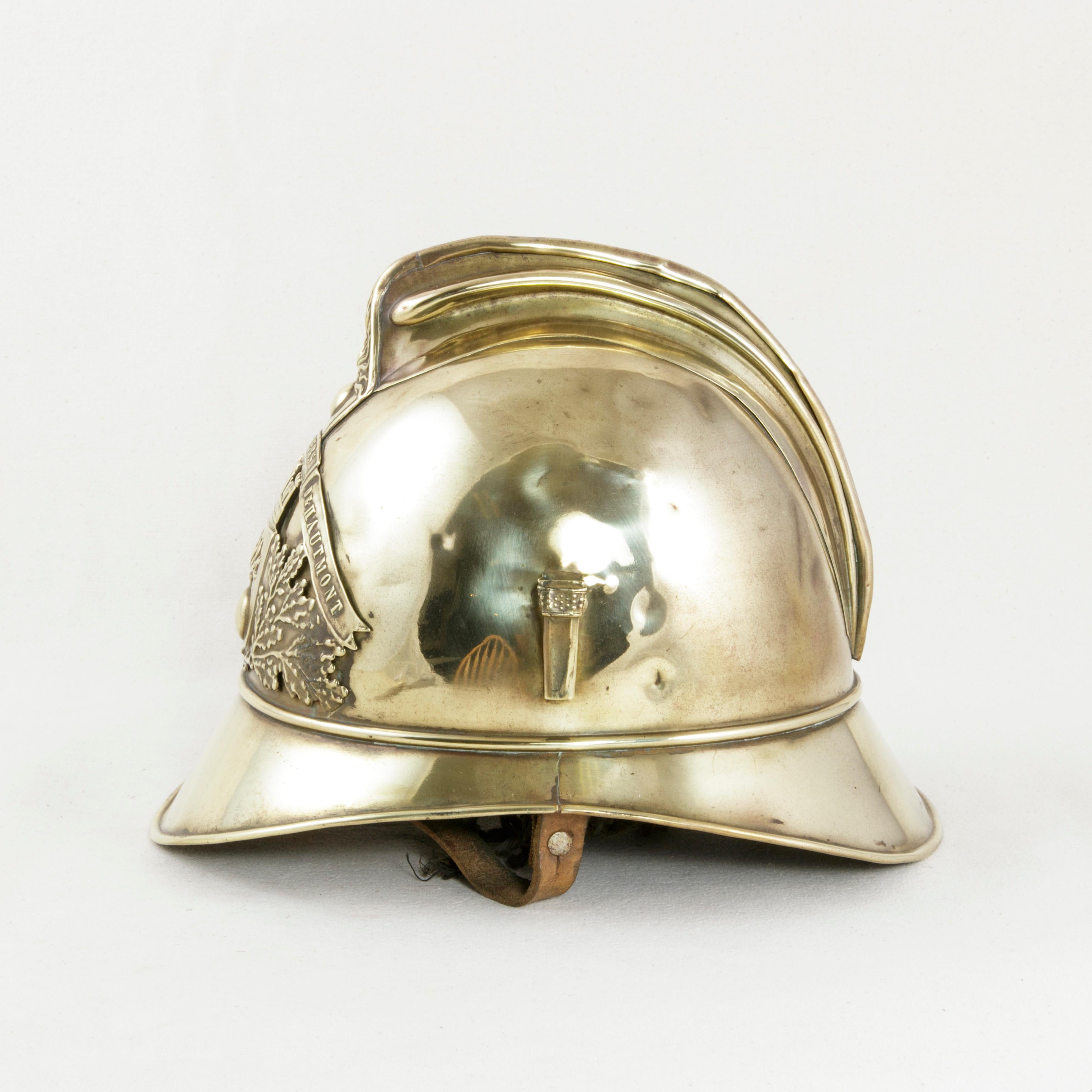 French Brass Fireman's Helmet with City Seal and Leather Interior, circa 1900 In Excellent Condition In Fayetteville, AR
