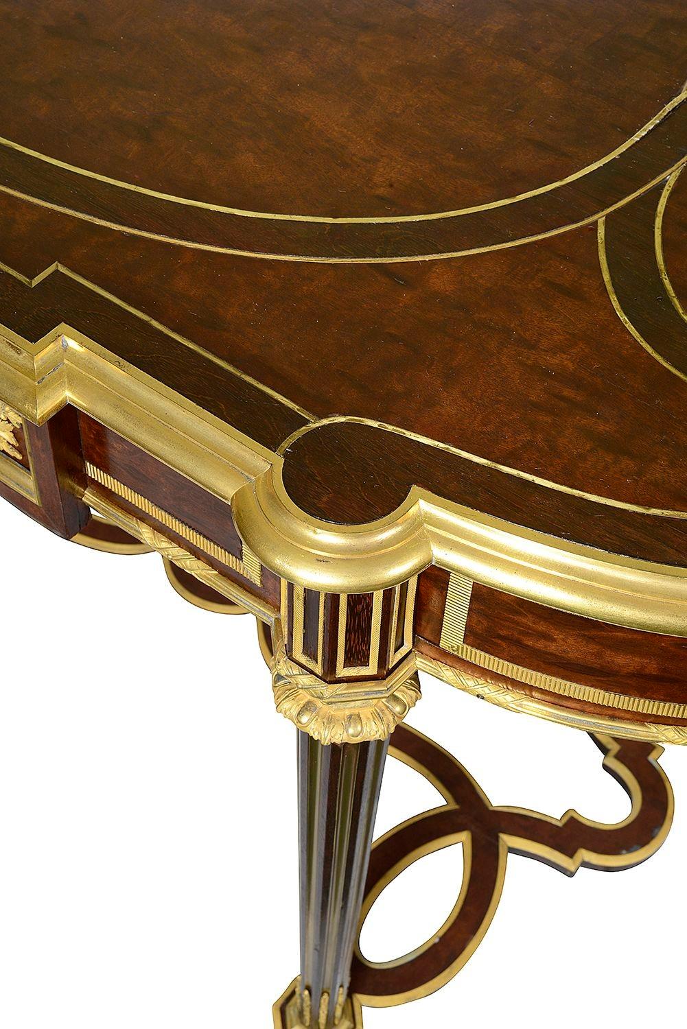 Mesa central francesa con incrustaciones de latón, por A. Beurdeley, S. XIX en venta 2