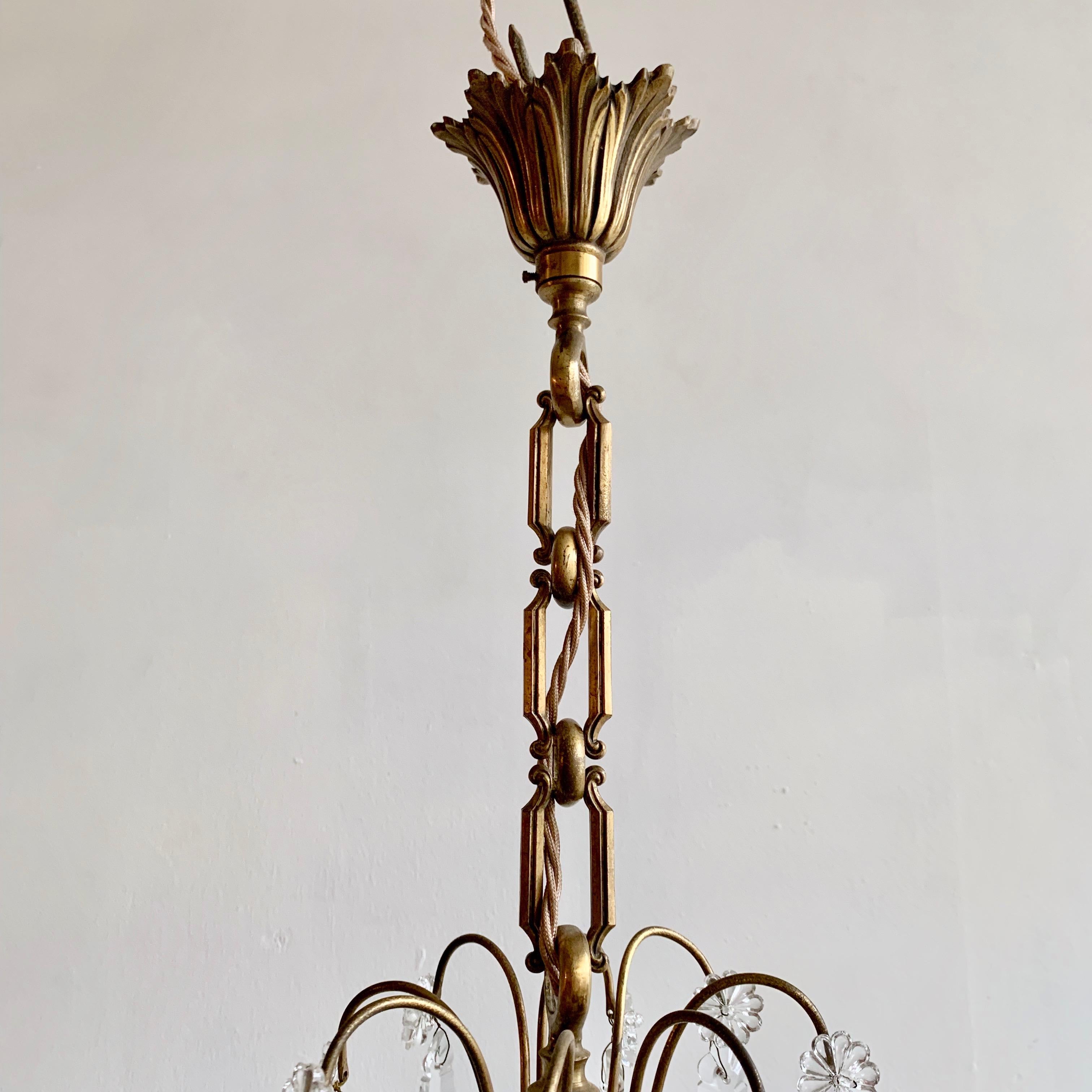 French, Brass, Louis XIV Style Chandelier with Flat Leaf Drops im Angebot 3