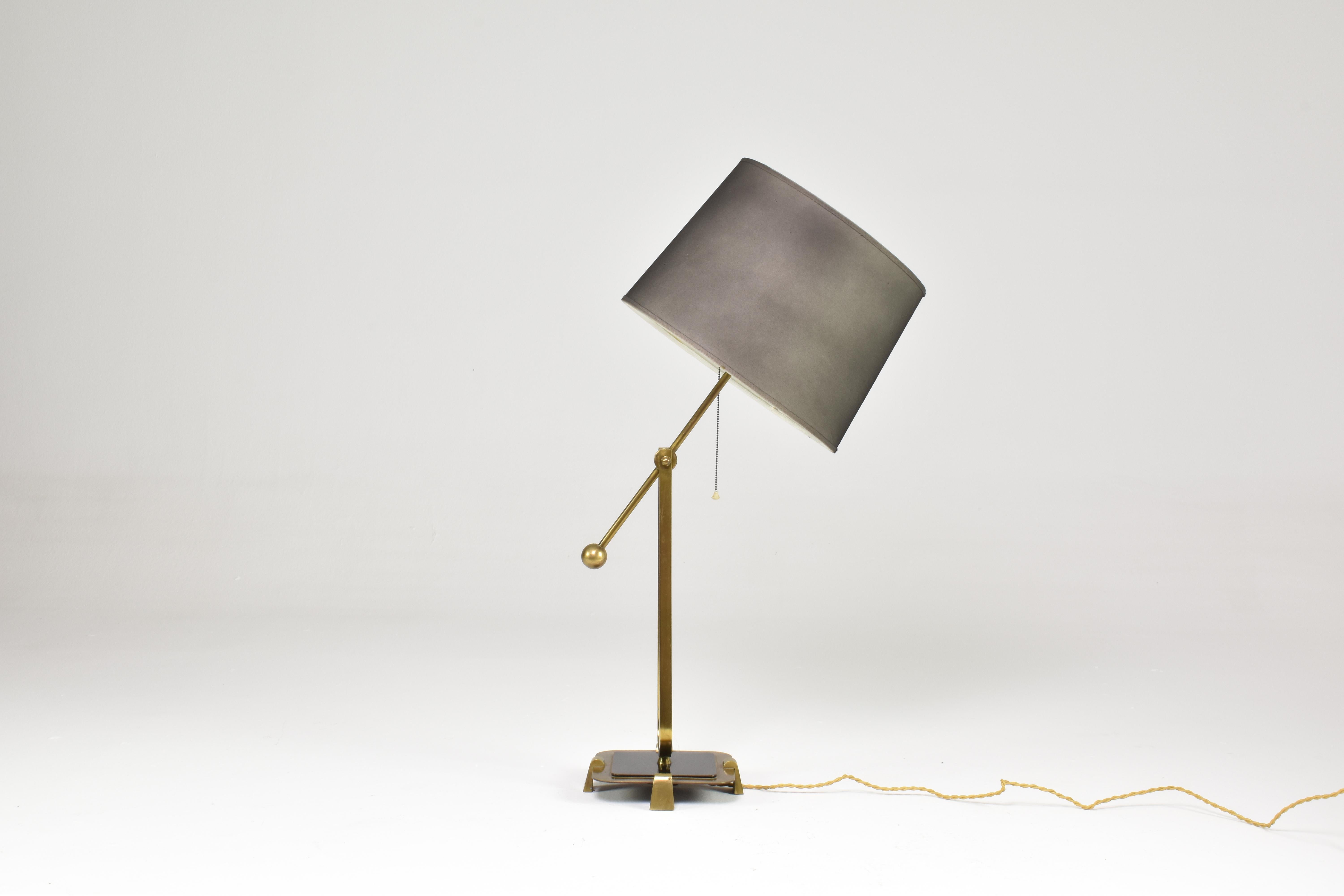 Métal Lampe de table française en laiton et métal, années 1950 en vente