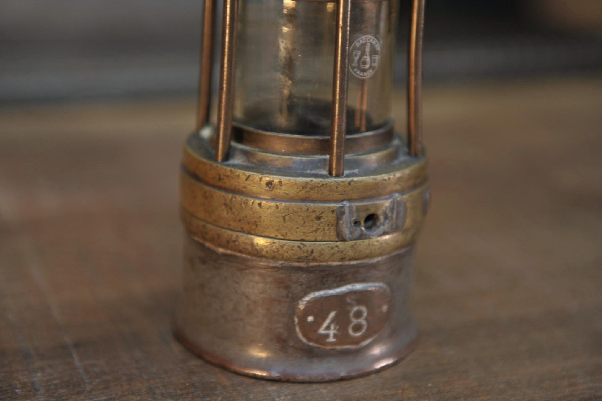 French Brass Mineur Lampe with Baccarat Glass from France, circa 1930 In Good Condition For Sale In Roubaix, FR