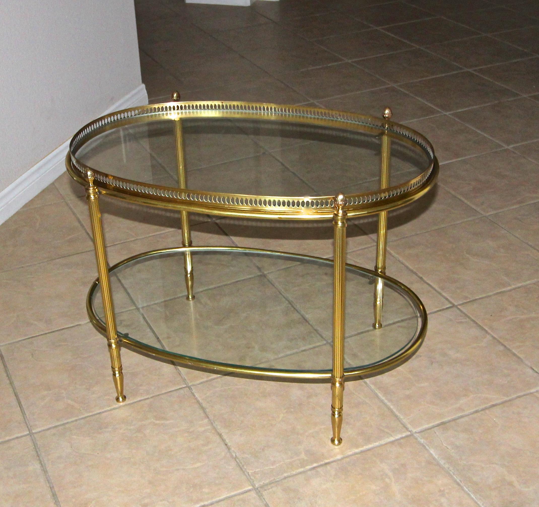French Brass Oval Two-Tier Side or Coffee Table In Good Condition In Palm Springs, CA