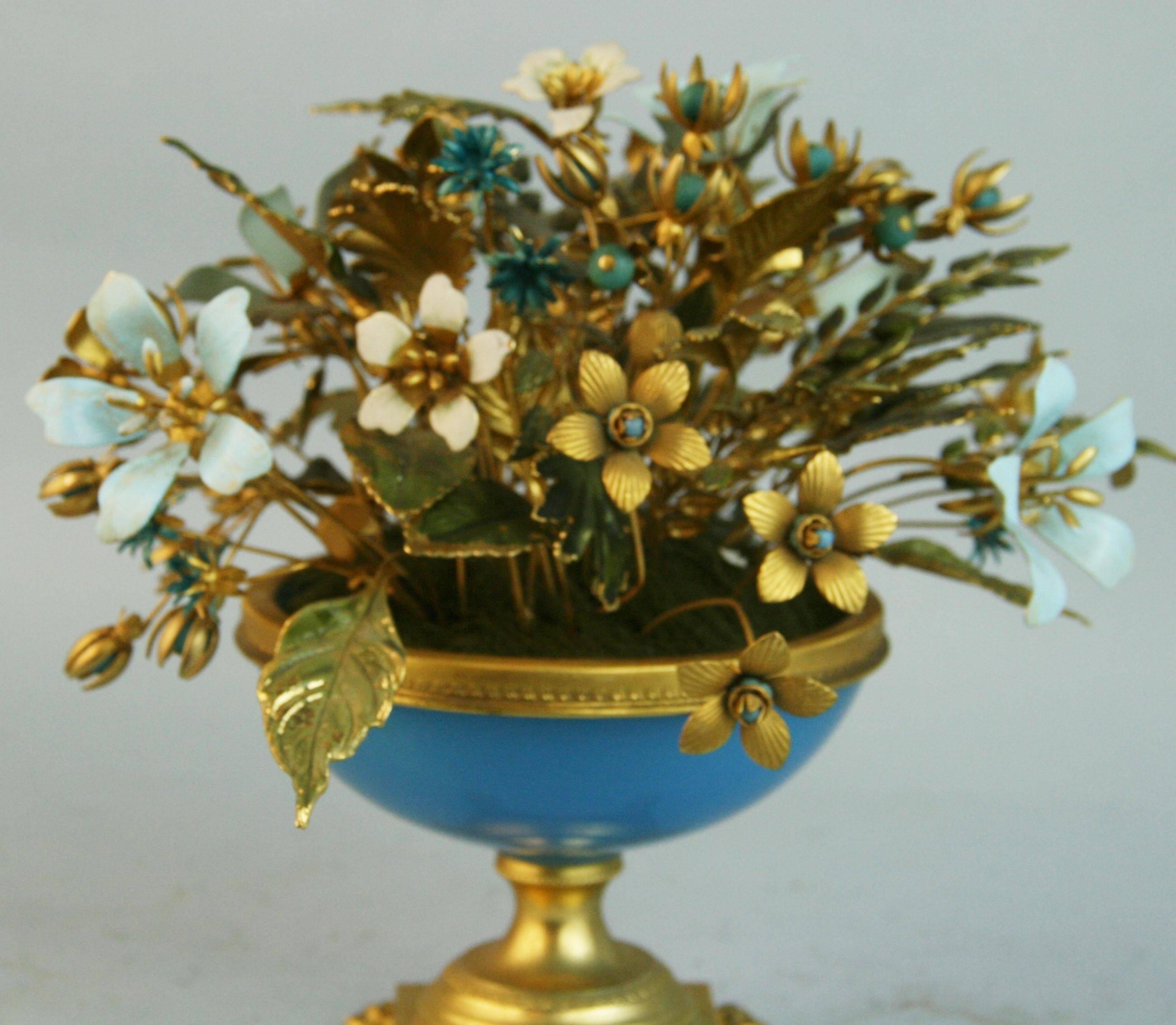 French Brass Painted Bouquet of Flowers In Good Condition For Sale In Douglas Manor, NY
