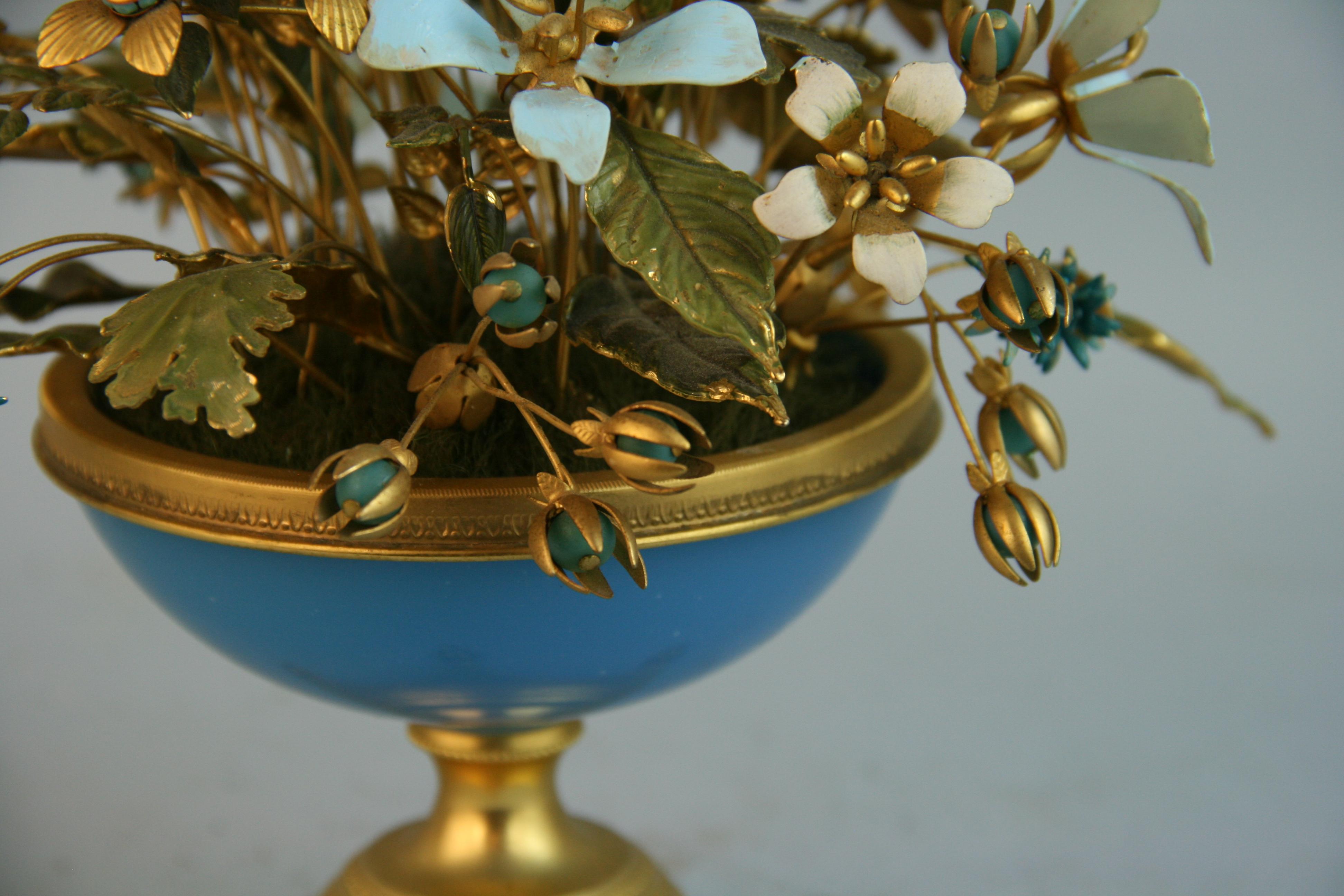 French Brass Painted Bouquet of Flowers For Sale 3