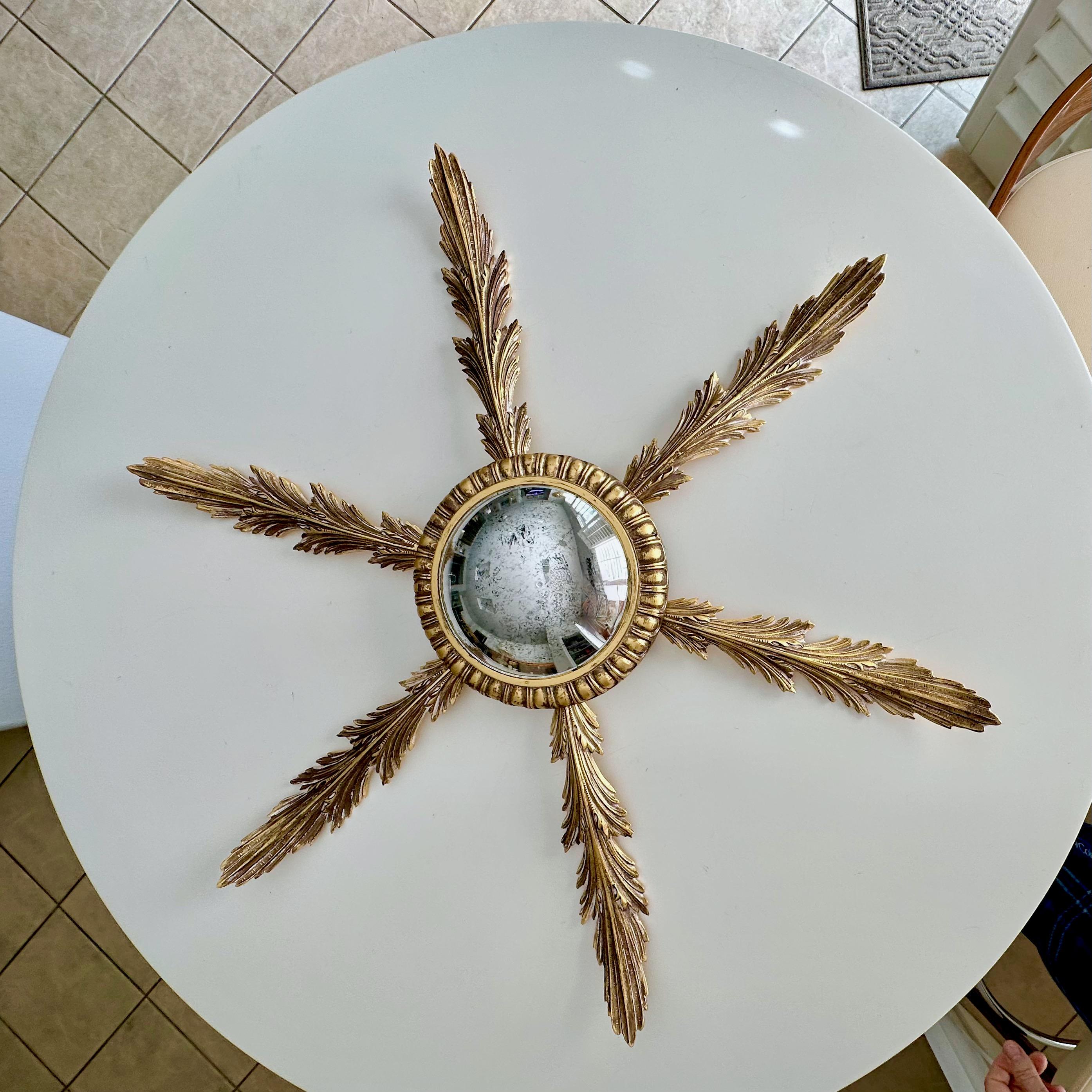 Französisch Messing Soleil oder Sunburst konvexen Wandspiegel (Ende des 20. Jahrhunderts) im Angebot