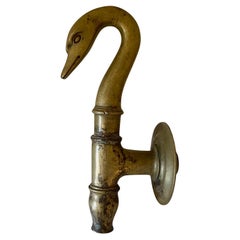 Grifo de cisne francés de latón Siglo XIX